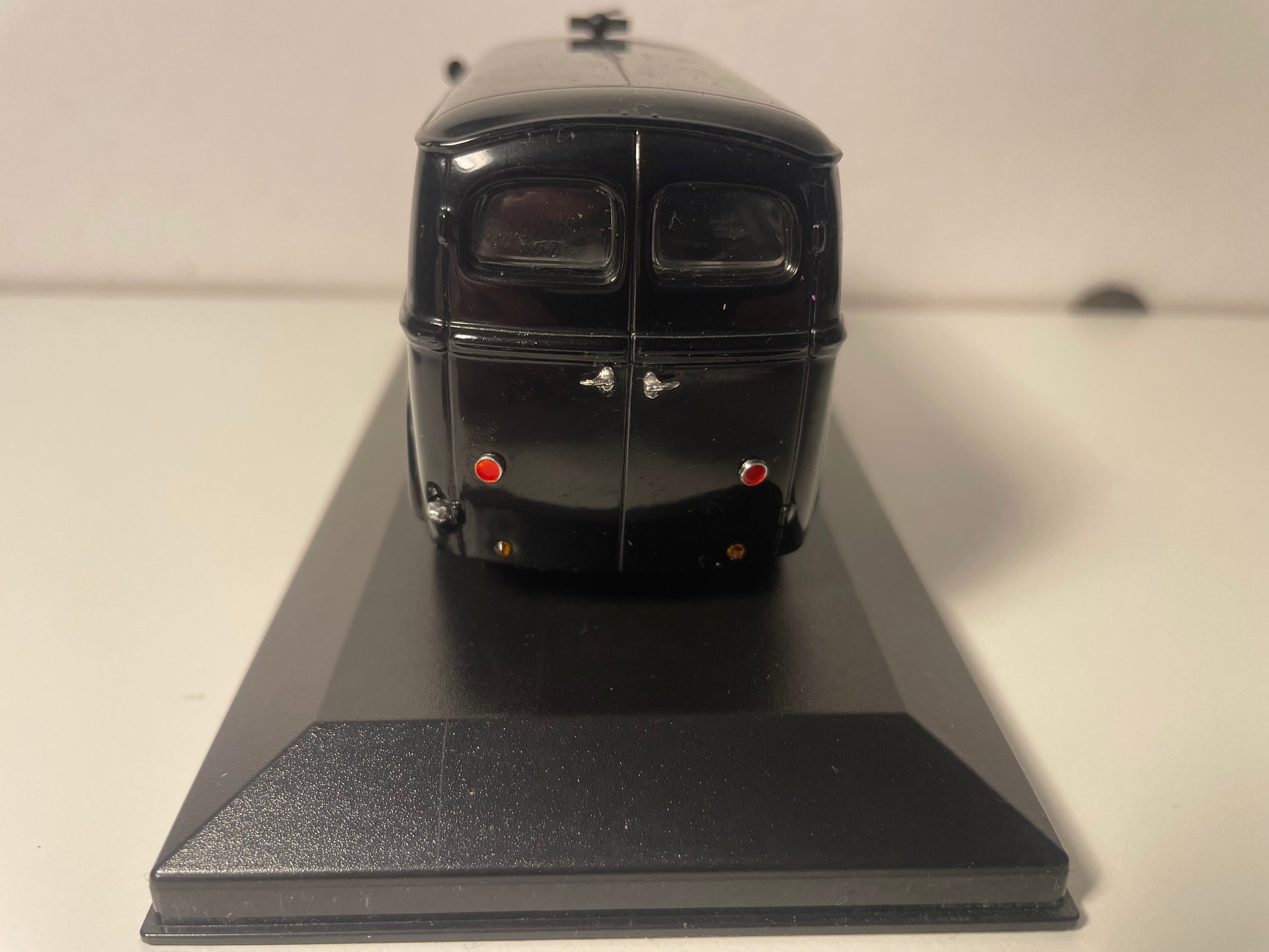 Peugeot D3A noir de 1950 POLICE - Norev