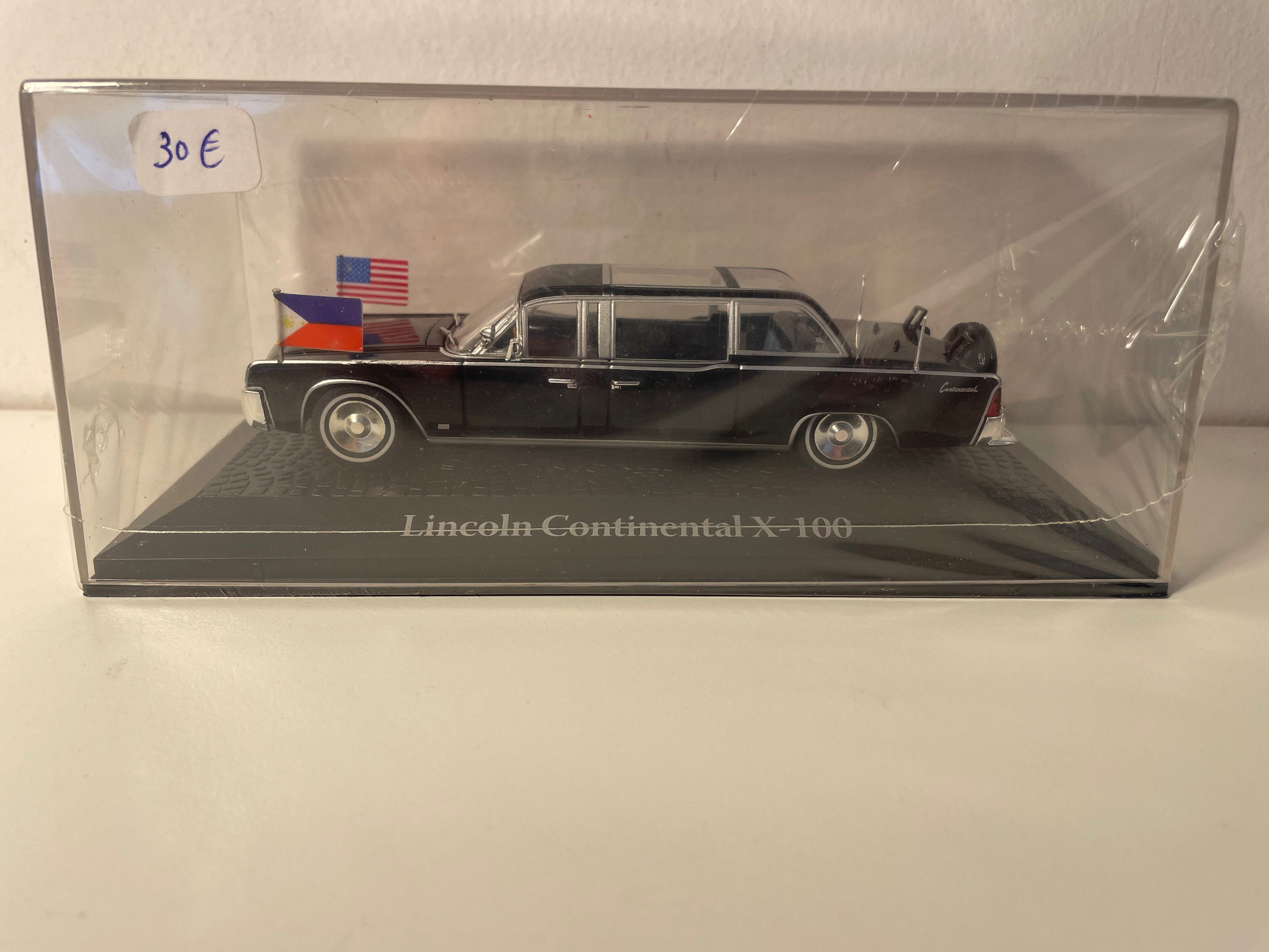 Schwaarze Lincoln Continental X-100 (Head of State Autosammlung)