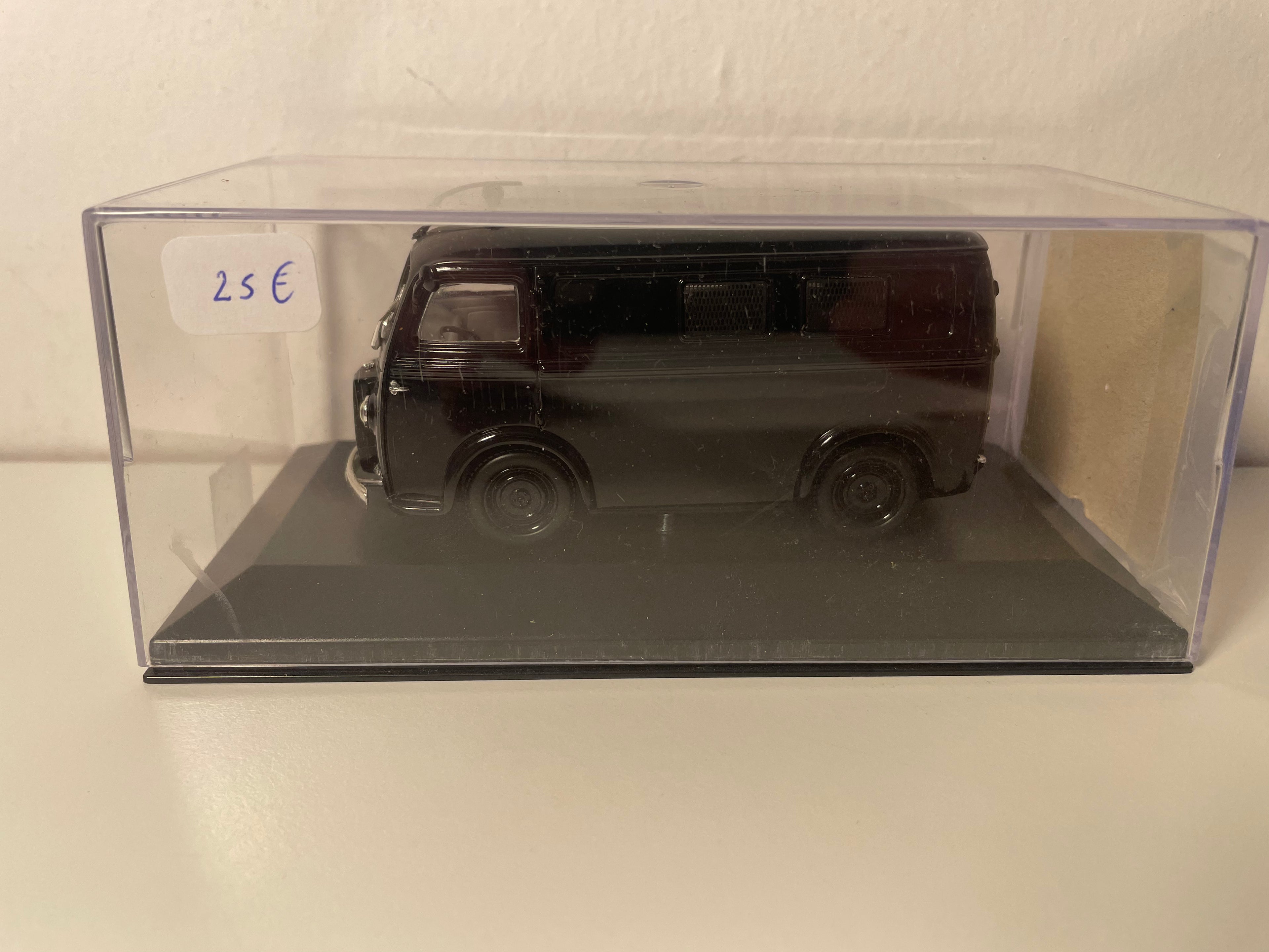 Peugeot D3A noir de 1950 POLICE - Norev