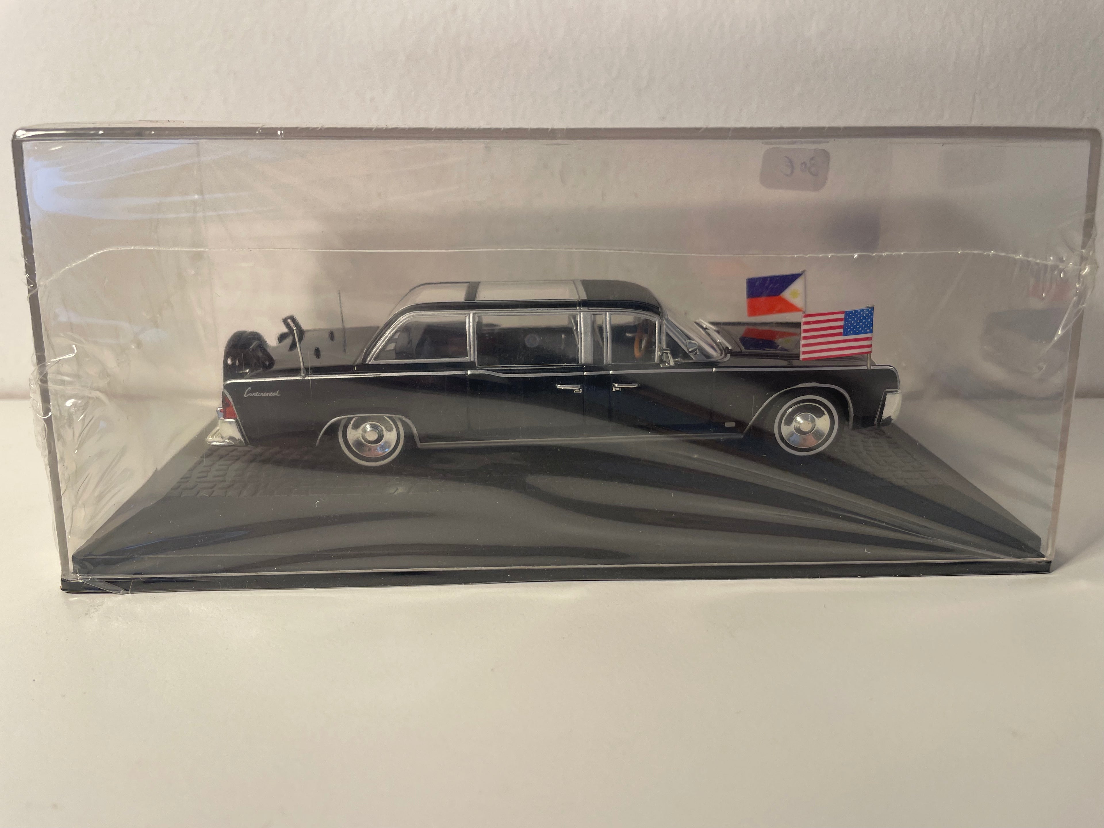 Schwaarze Lincoln Continental X-100 (Head of State Autosammlung)