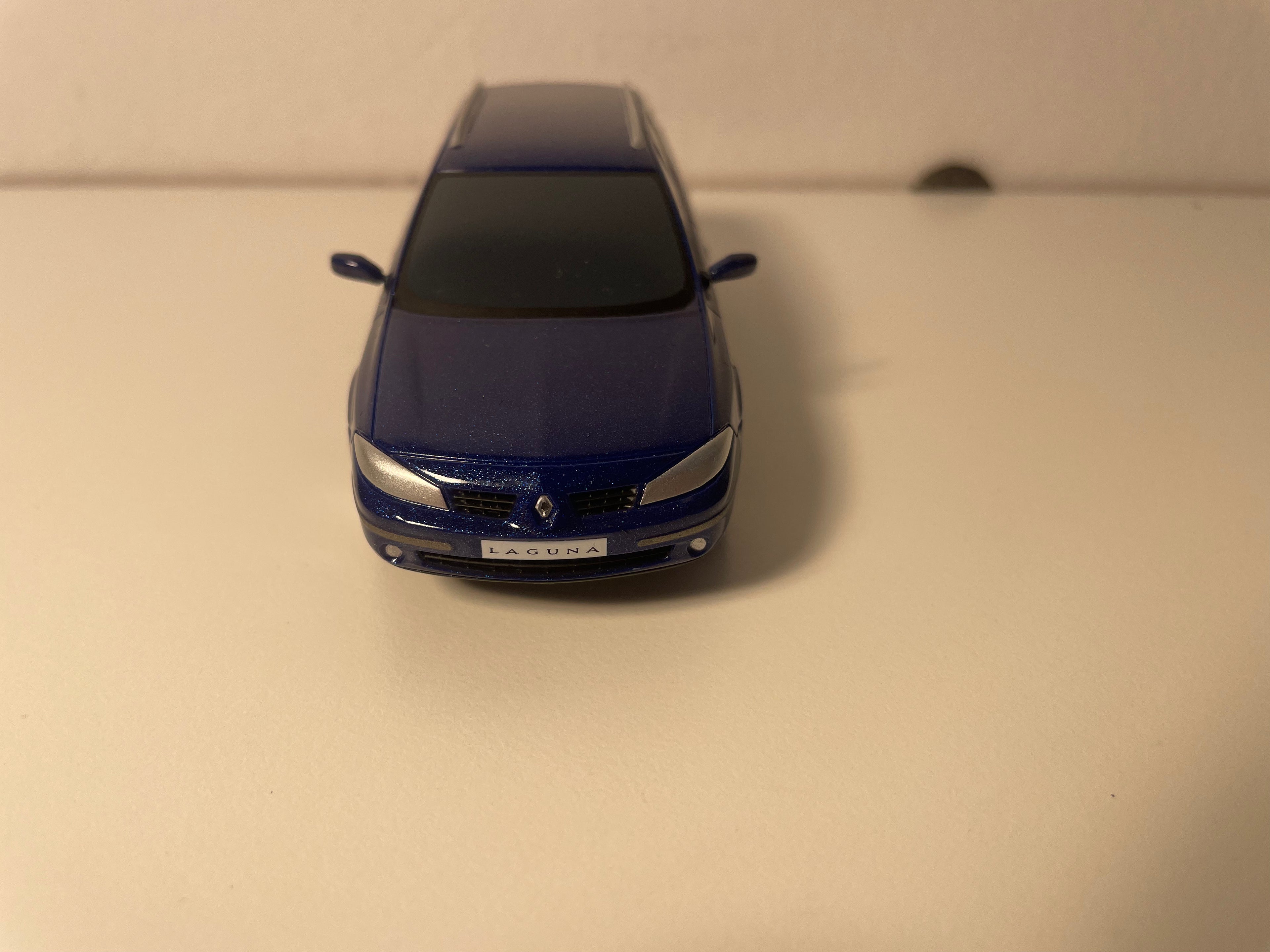 2005 Renault Laguna Estate Blue (small gray rectangular box)