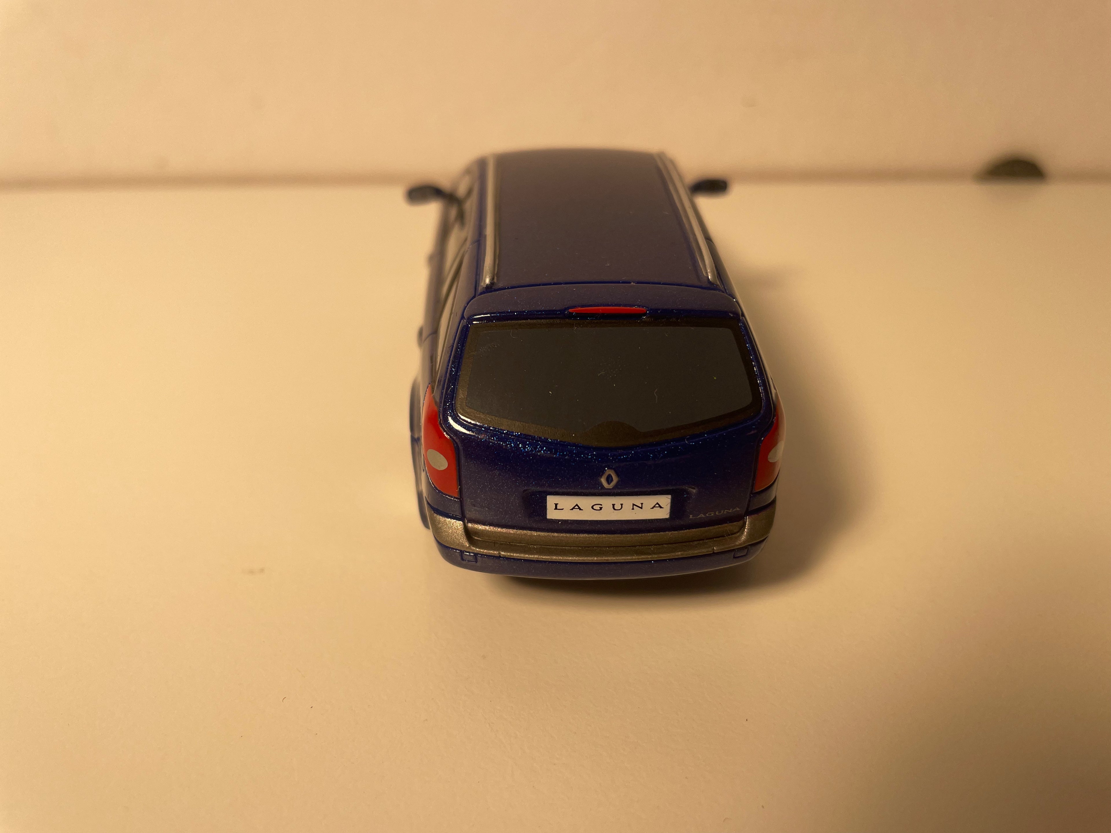 2005 Renault Laguna Estate Blue (small gray rectangular box)