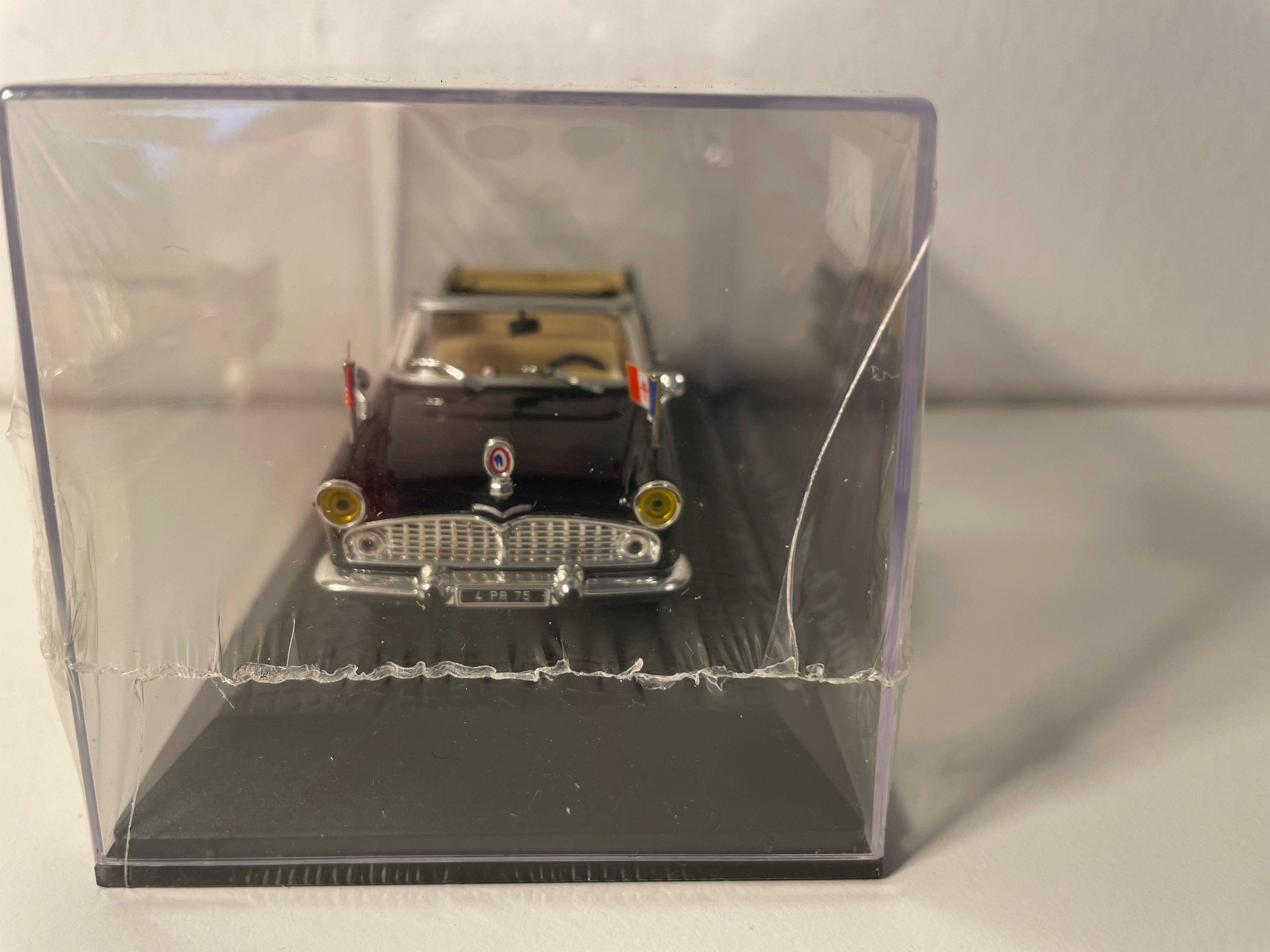 Simca Chambord V-8 Presidential (kolekcja samochodów głowy państwa)