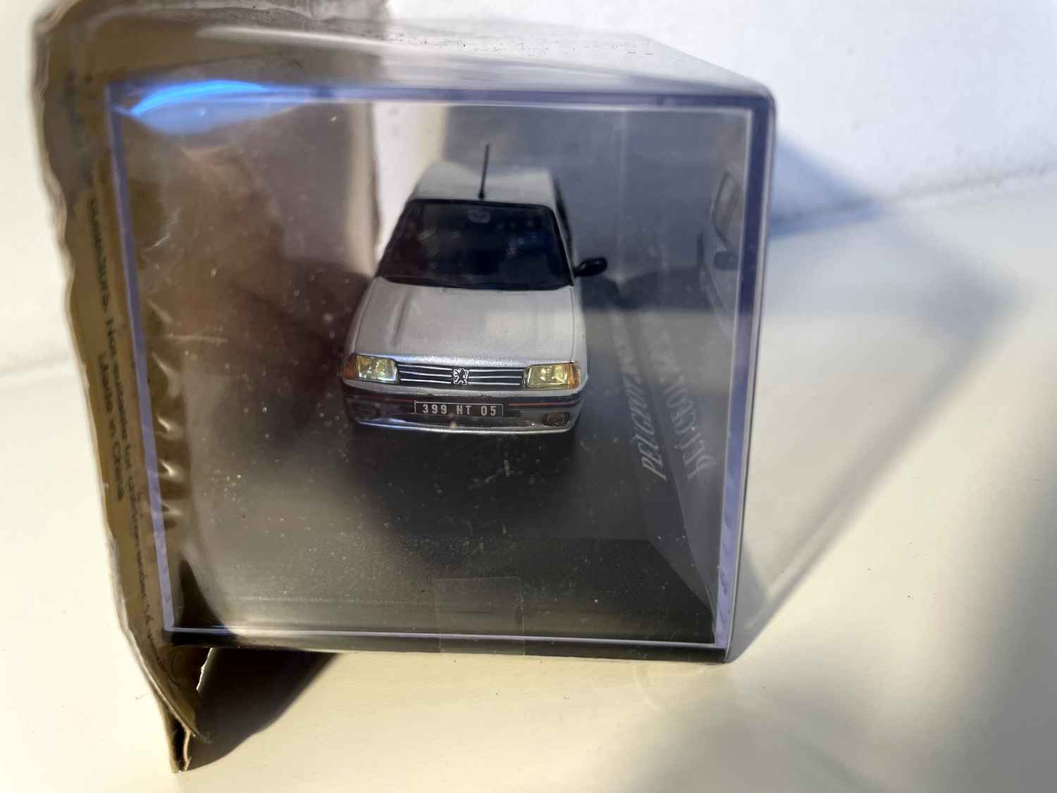 Peugeot 205 GTI gris de 1985