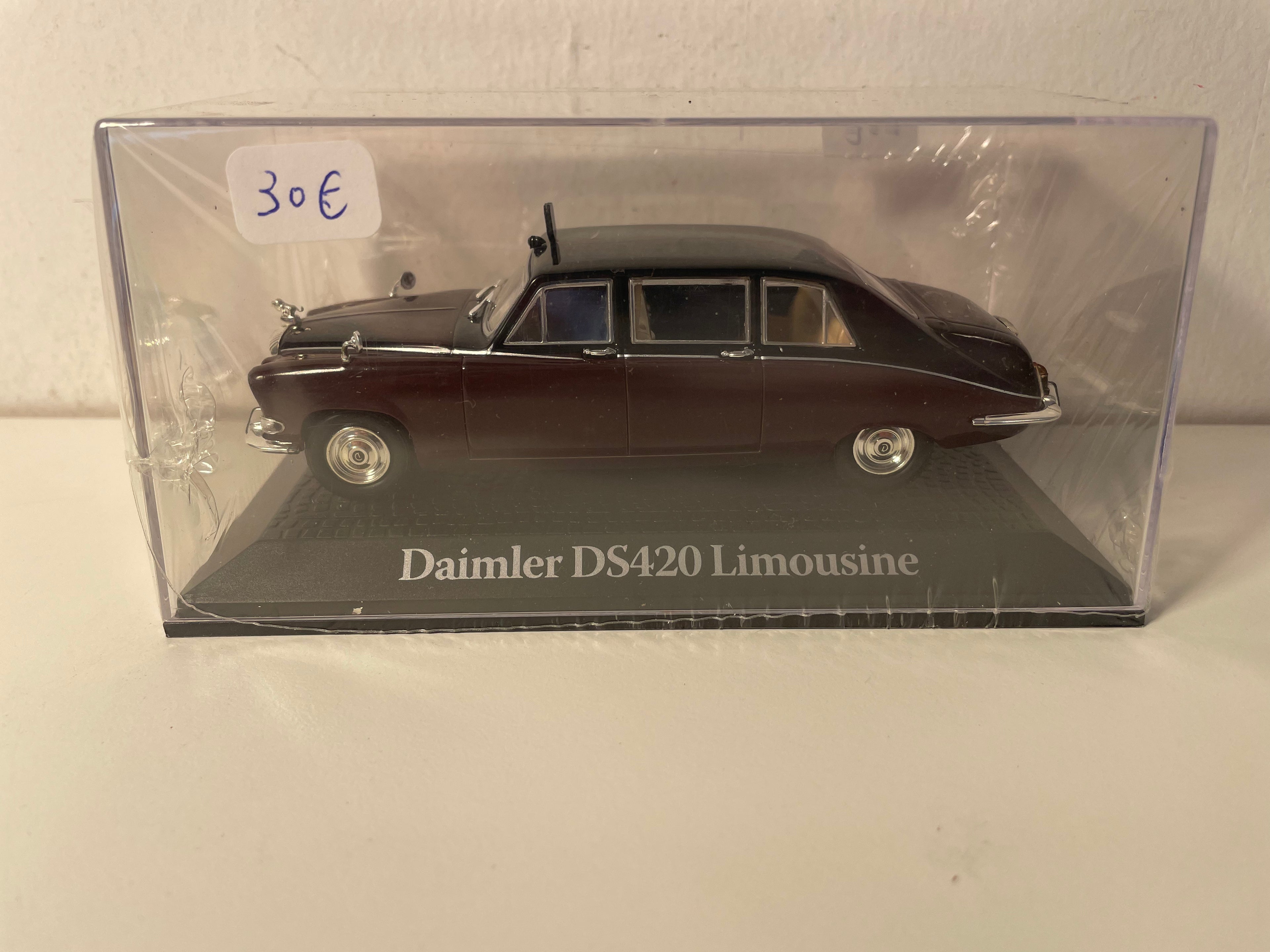 Limusina Daimler DS420 (colección de coches del jefe de estado)