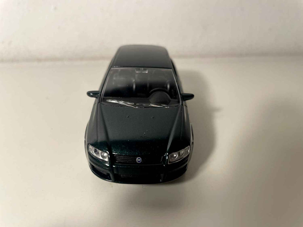 Dunkelgrüner Fiat Stilo