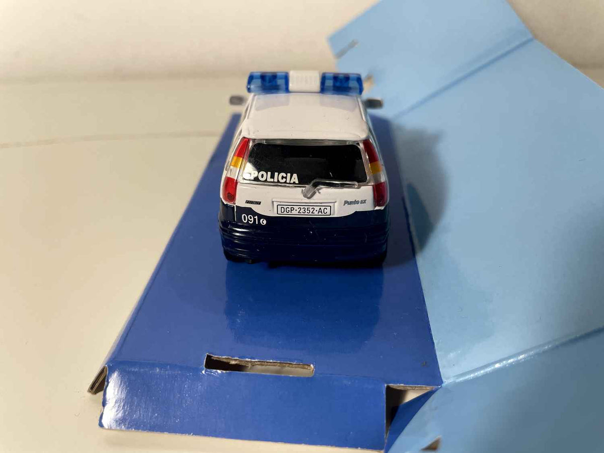 Fiat Punto biały z Policji Narodowej Hiszpanii (Policia Nacional)