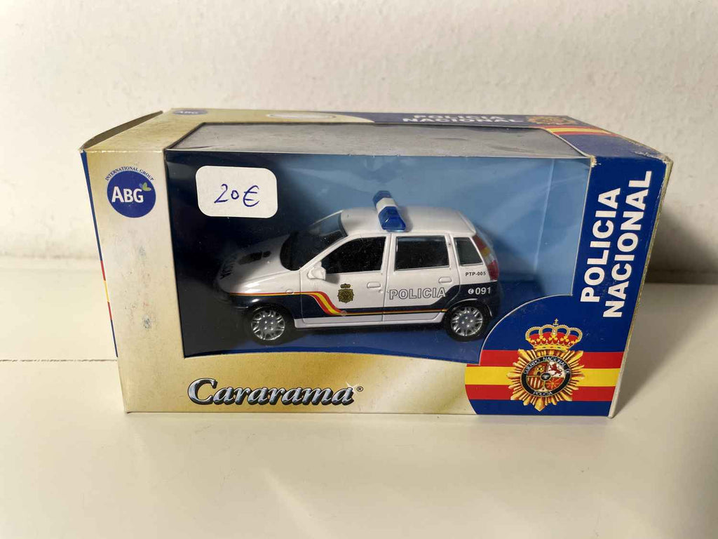 Fiat Punto biały z Policji Narodowej Hiszpanii (Policia Nacional)