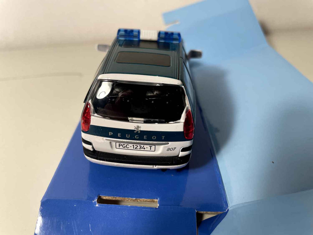 Peugeot 807 biały i zielony Policji Hiszpańskiej (Guarda Civil Trafico)