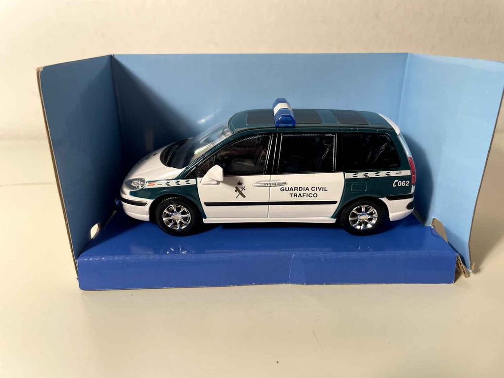 Peugeot 807 biały i zielony Policji Hiszpańskiej (Guarda Civil Trafico)