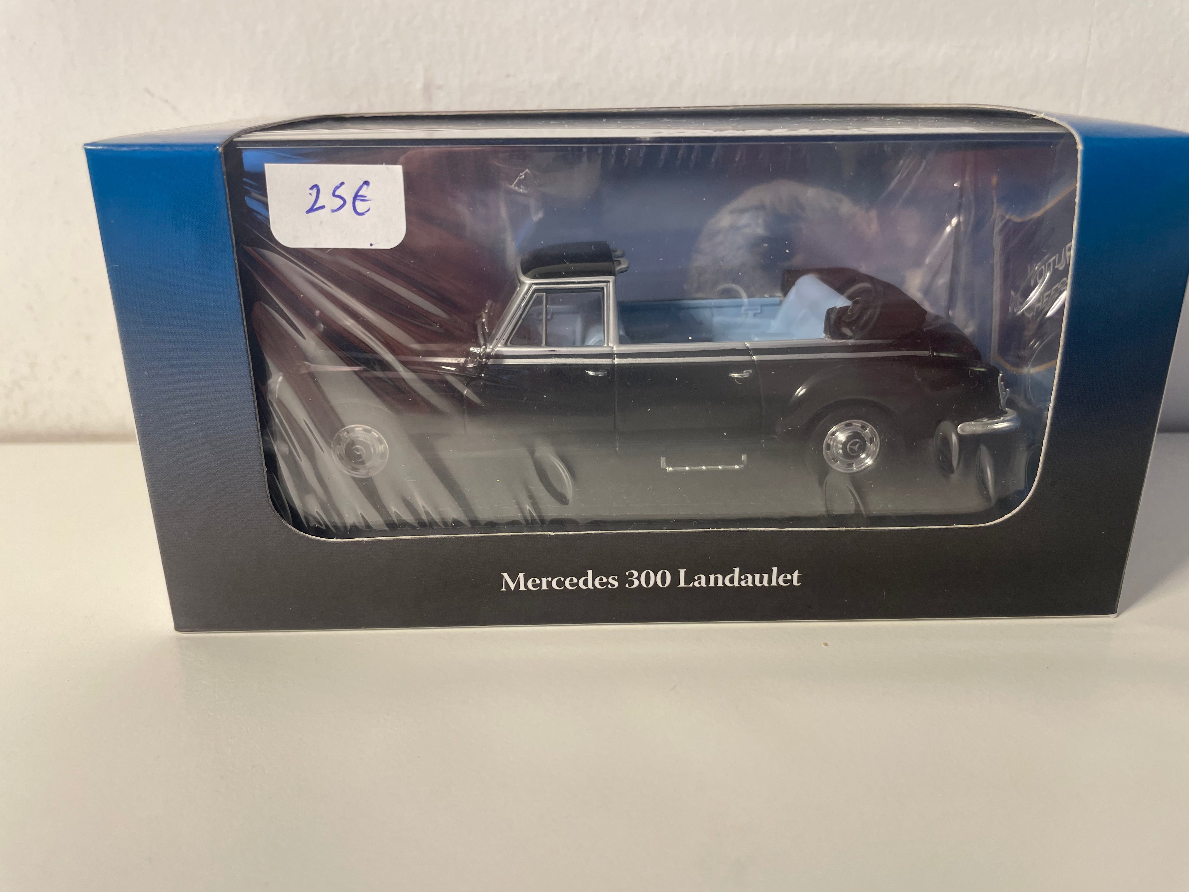 Mercedes 300 Landaudet nera (collezione di auto del capo dello Stato)