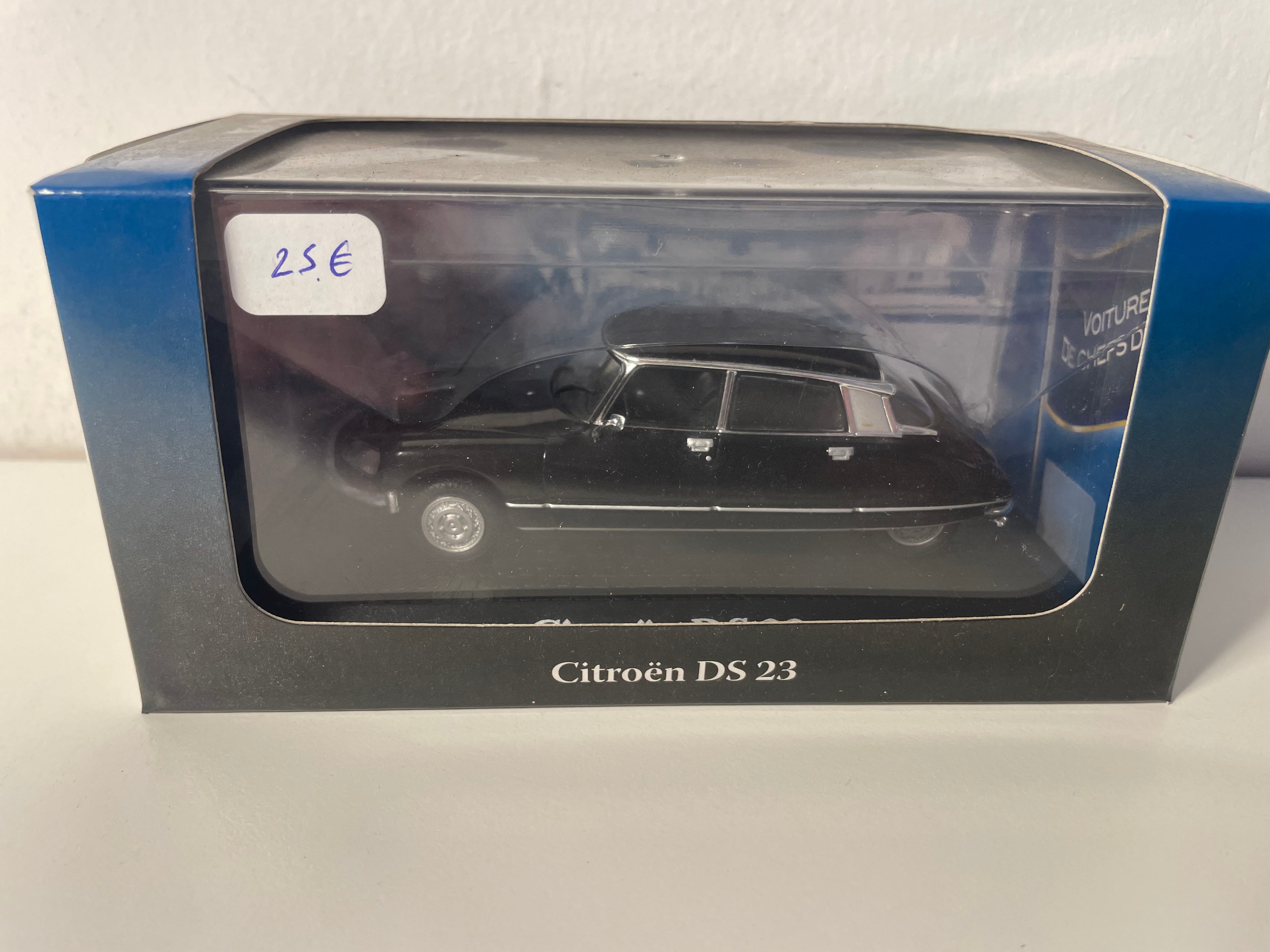 Citroën DS 23 negra (colección jefes de estado) - elecciones presidenciales de Valéry Giscard d'Estaing en 1974