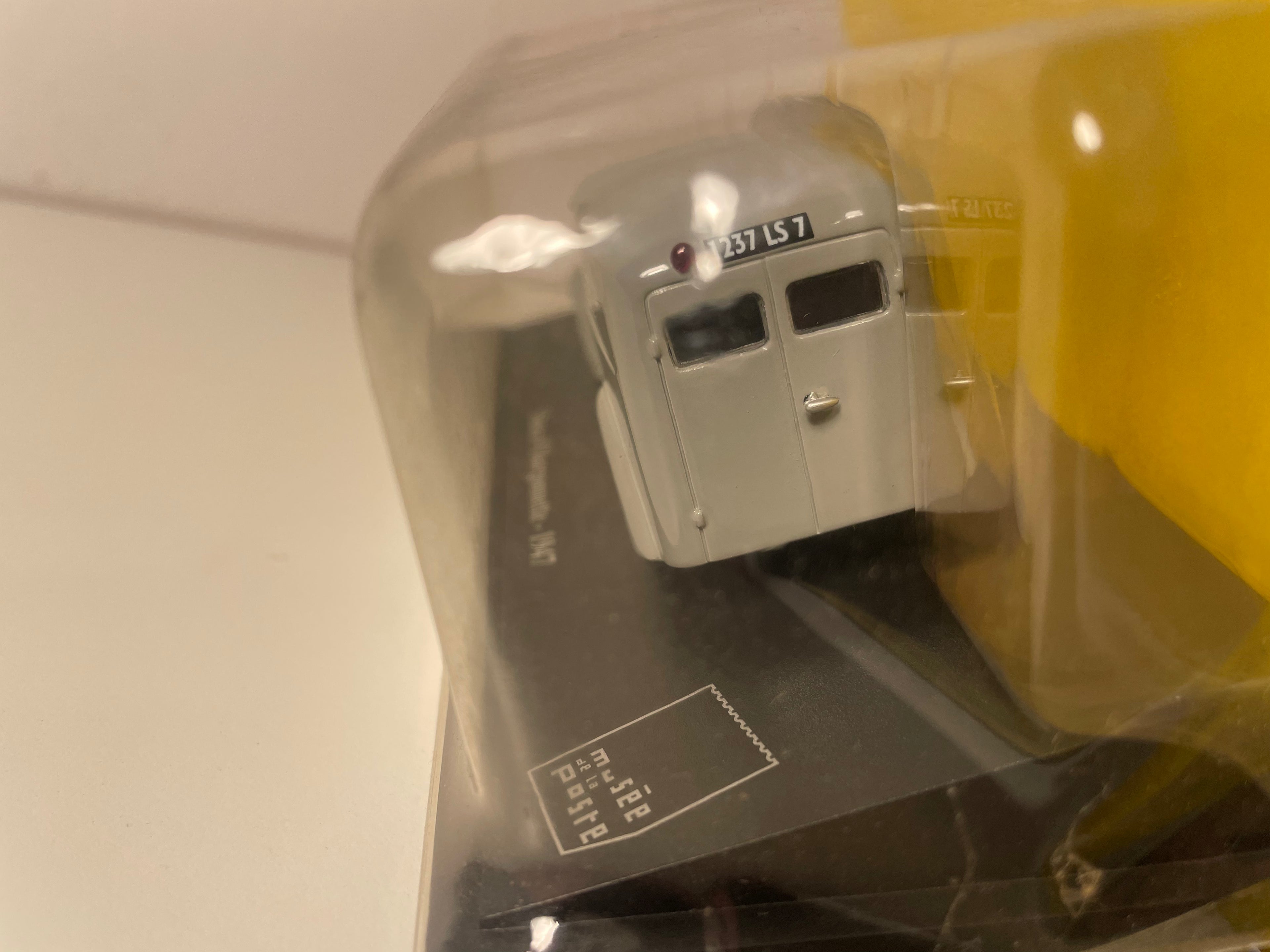 Furgone Simca 8 grigio del 1947 La Poste - PTT / TELEFONO