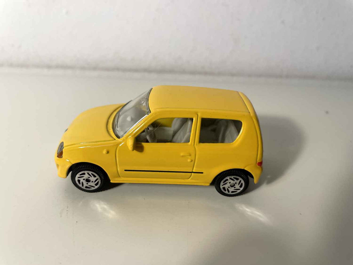 Fiat Seicento giel - Majorette