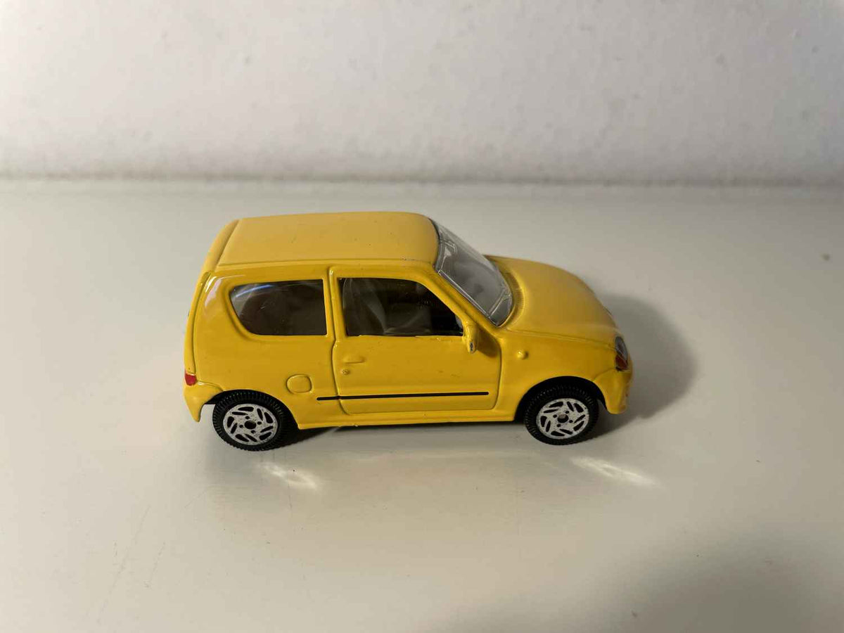 Fiat Seicento giel - Majorette