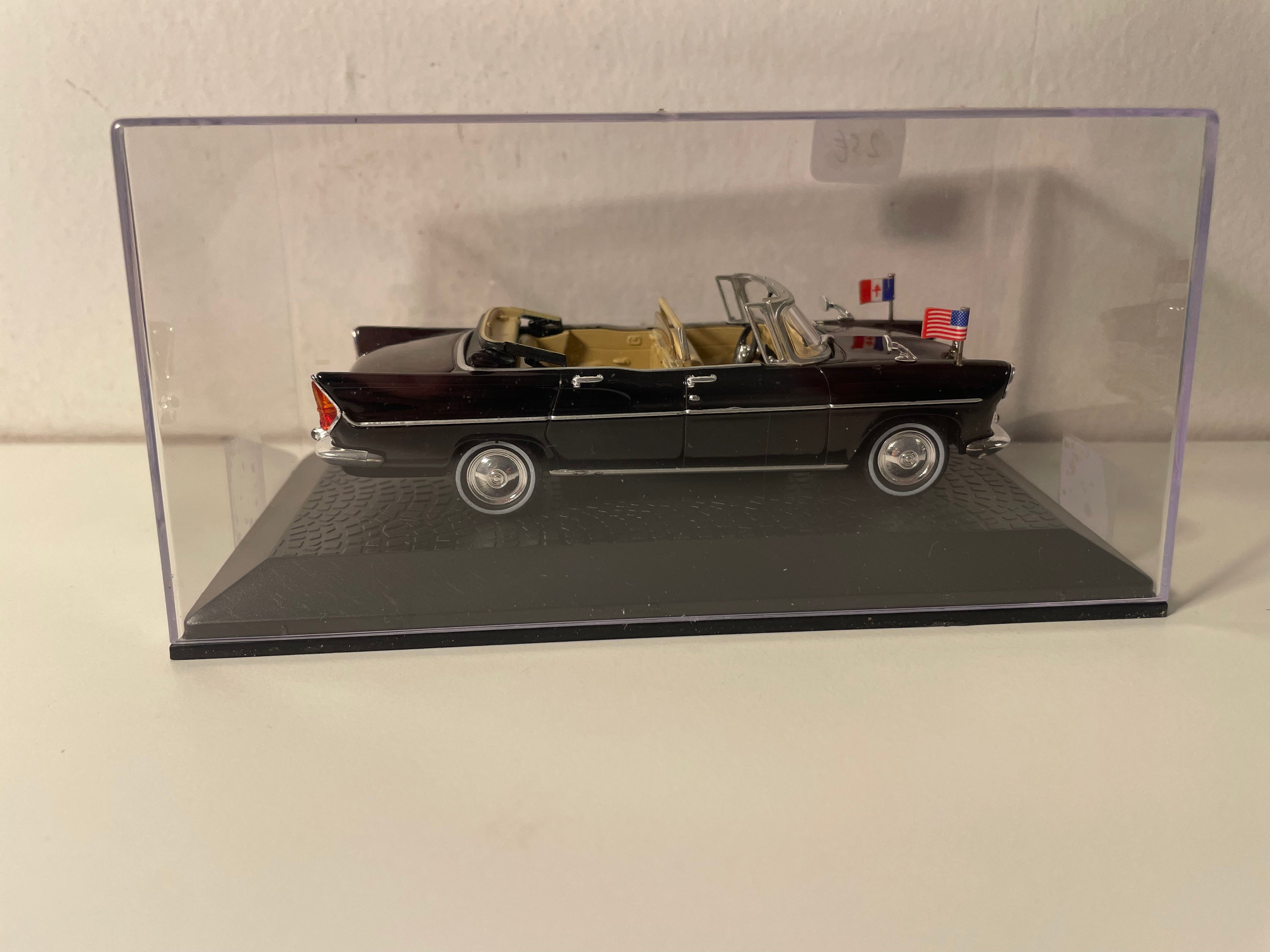 Simca Chambord V-8 AB-P Présidentielle Black (Presidential CARS Collection) - Kennedy's visit to Charles De Gaulle in 1961
