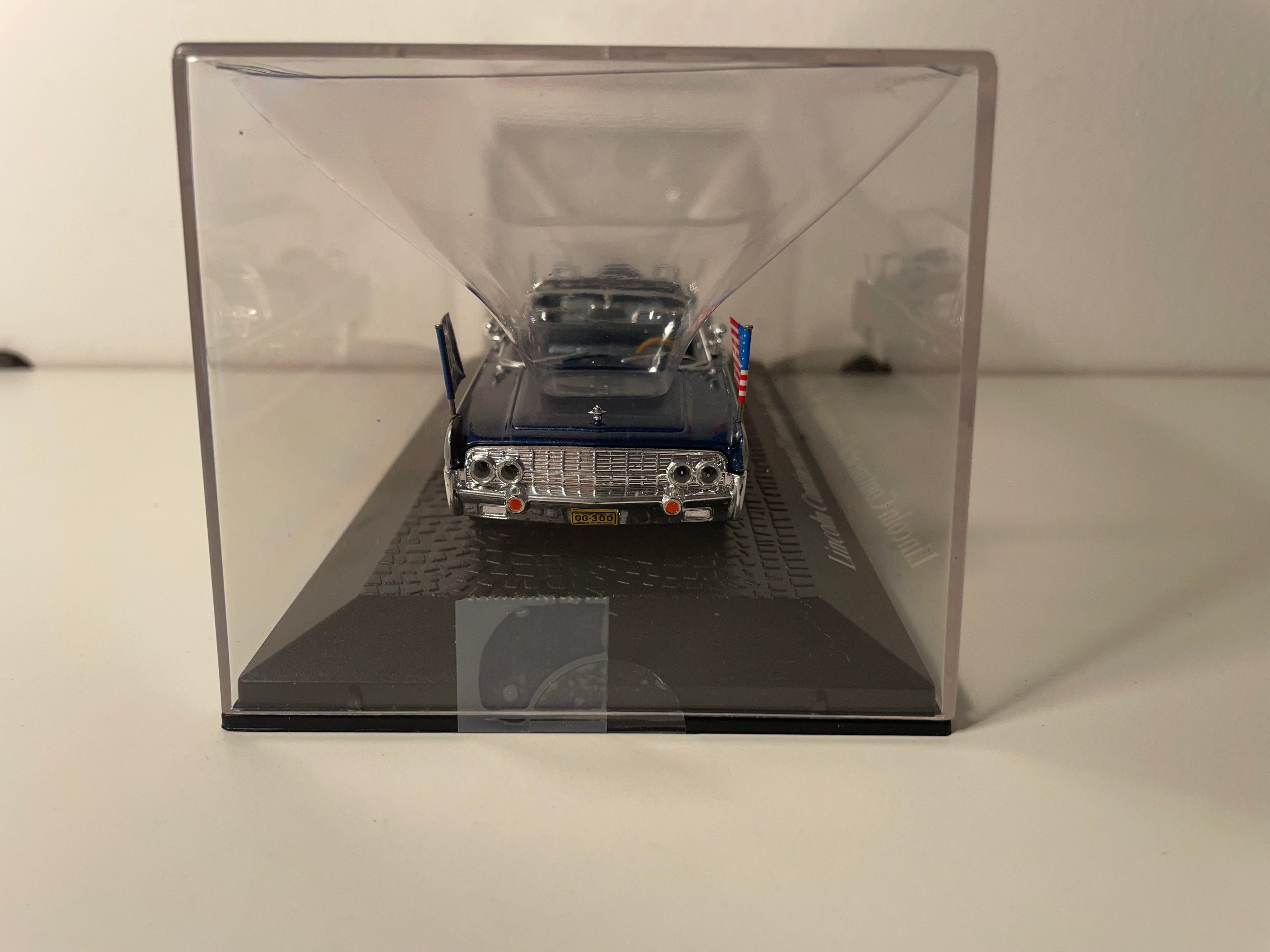 Lincoln Continental Limousine SS-100-X bleue foncée (collection Presidential CARS - chefs d'état) - Assassinat de John Fitzgerald Kennedy en 1963
