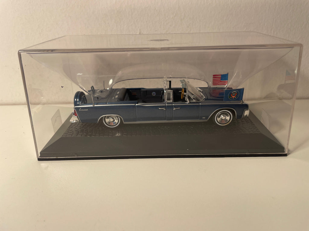 Lincoln Continental Limousine SS-100-X bleue foncée (collection Presidential CARS - chefs d'état) - Assassinat de John Fitzgerald Kennedy en 1963