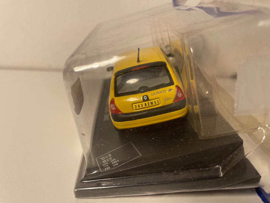 Renault Clio 2 giel vum 2002 - La Poste - PTT