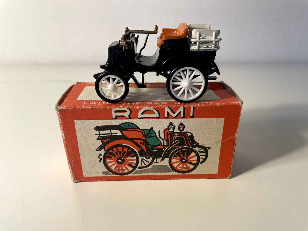 Panhard et Levassor "Tonneau" vun 1895 - RAMI Sammlung produzéiert vum JMK