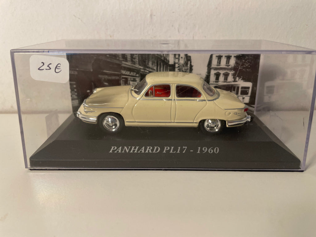 Panhard PL 17 creme/beige Faarf? vun 1960