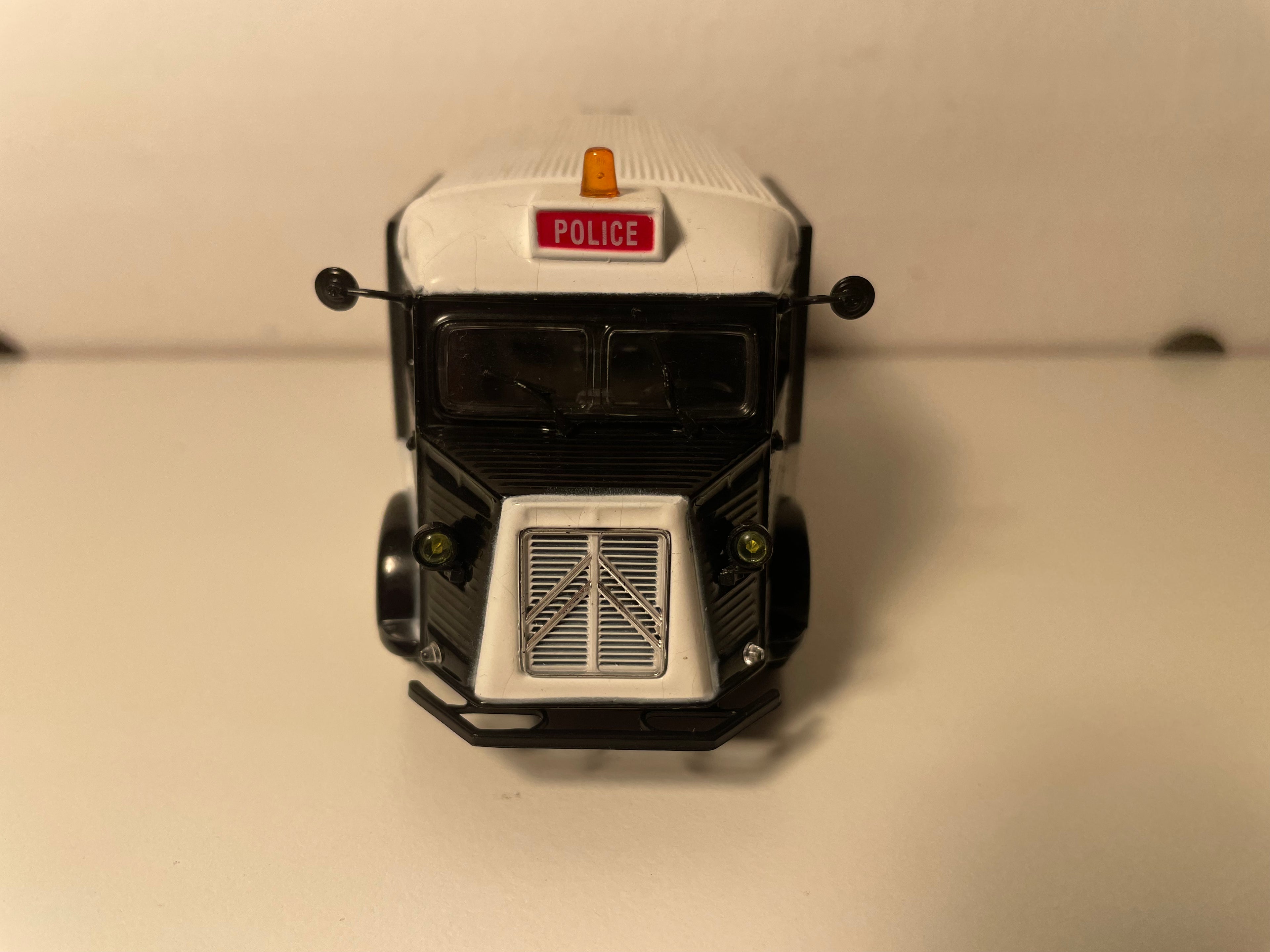 Citroën HY de POLICE ('salad basket') - blister