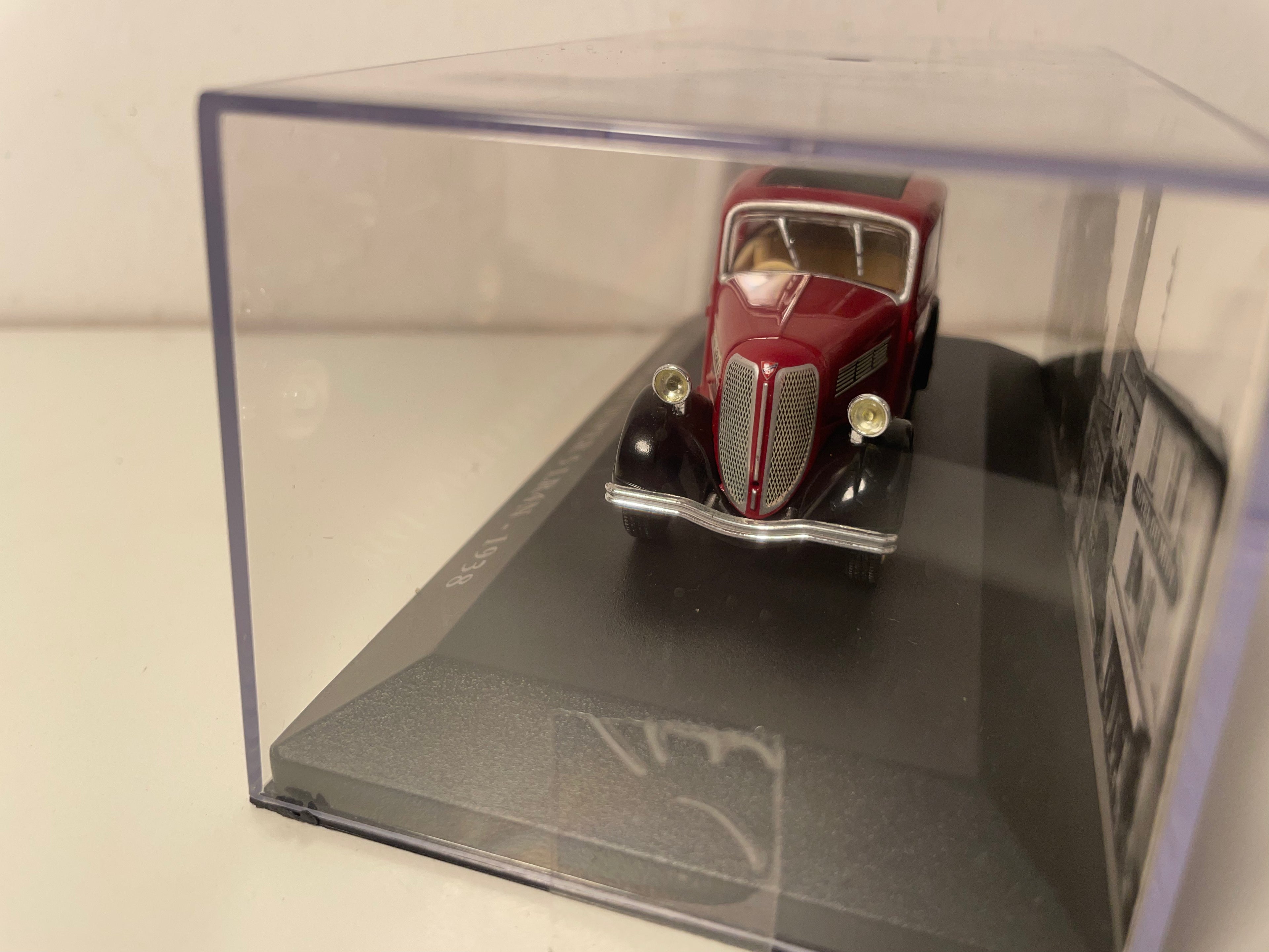 Rosengart super 5 LR4N rouge foncé/bordeaux de 1938
