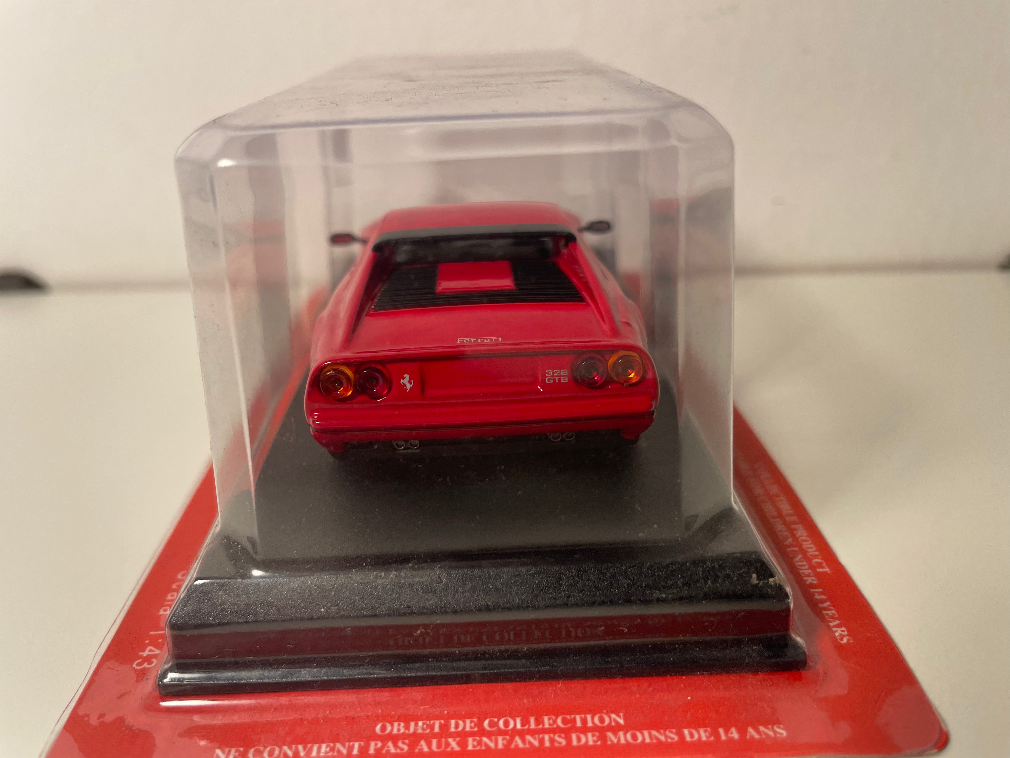 Ferrari 328 GTB rouge de 1985 (blister)