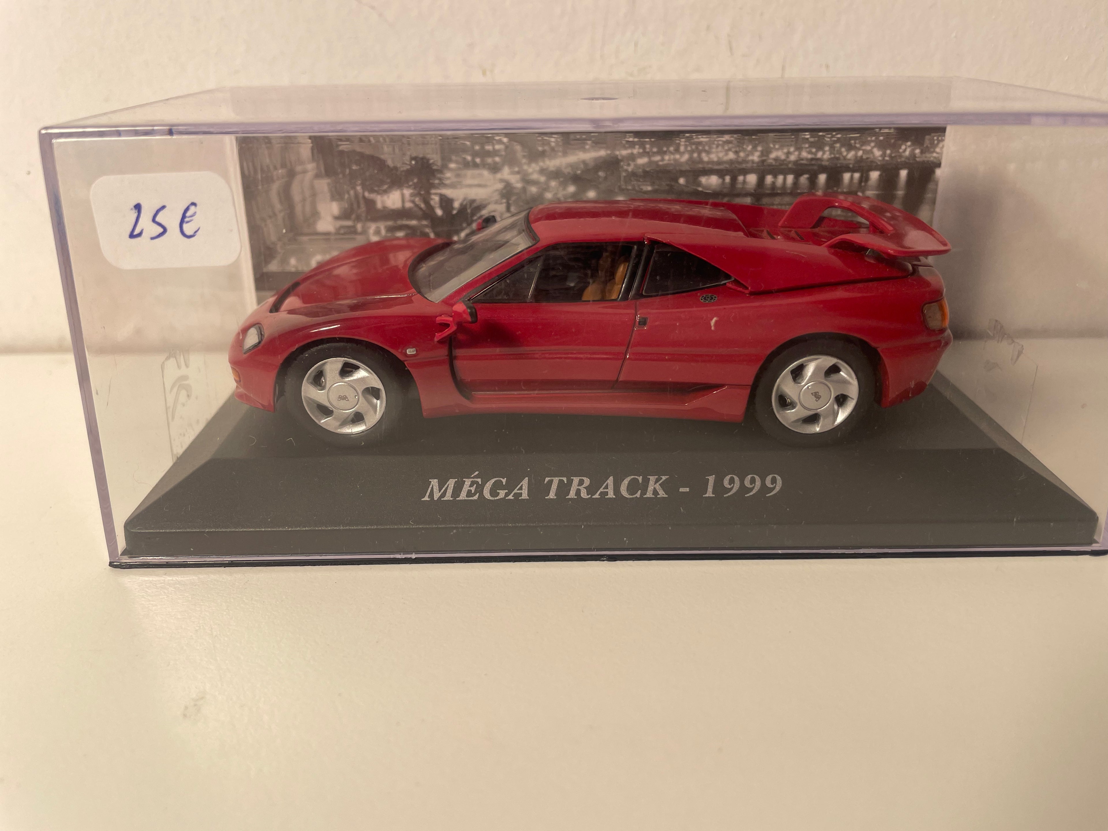 Däischterrout Mega Track vun 1999