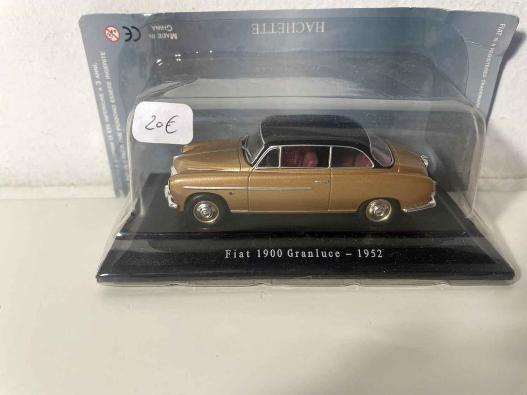 Fiat 1900 Granluce brązowy z czarnym dachem z 1952 roku