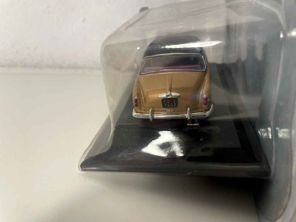 Fiat 1900 Granluce brązowy z czarnym dachem z 1952 roku
