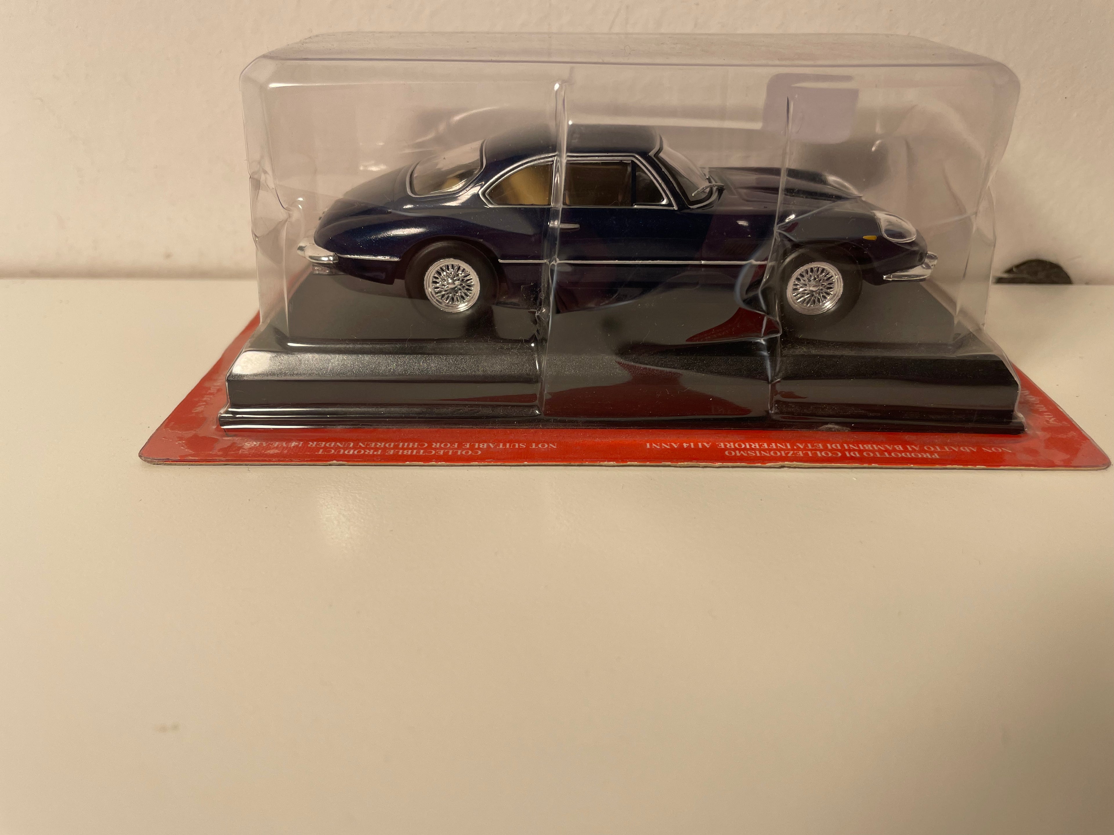 Ferrari 400SA donkerblauw (blister)