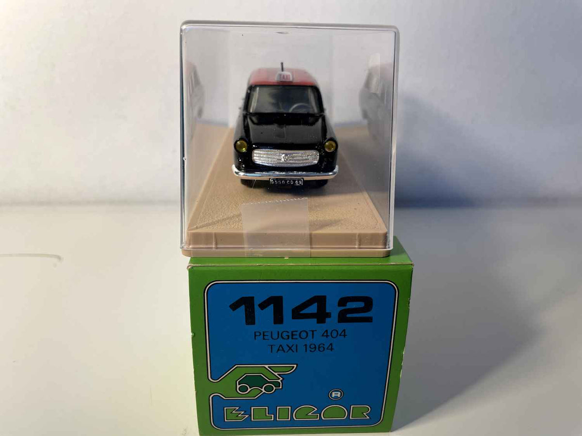 Peugeot 404 station wagon nera e rossa del 1964 TAXI (Eligor)
