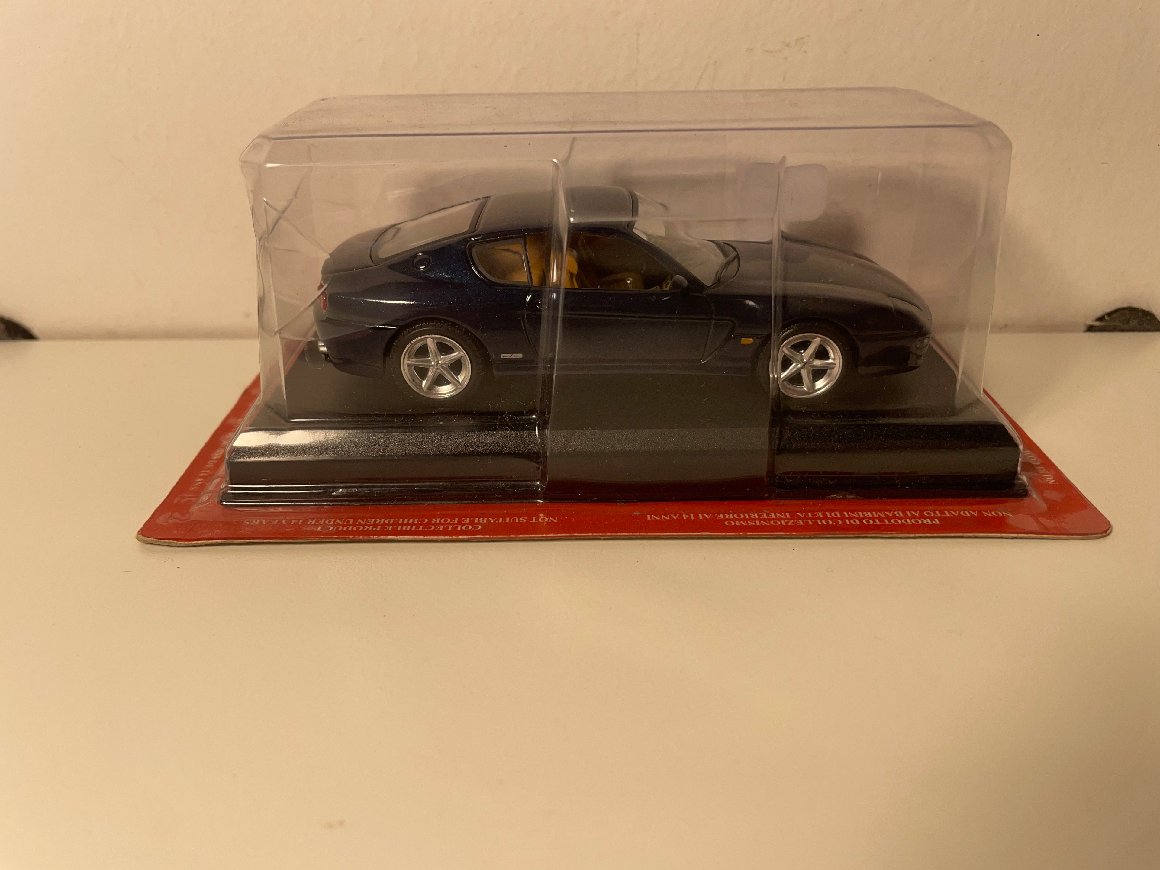 Ferrari 456 M donkerblauw (blister)