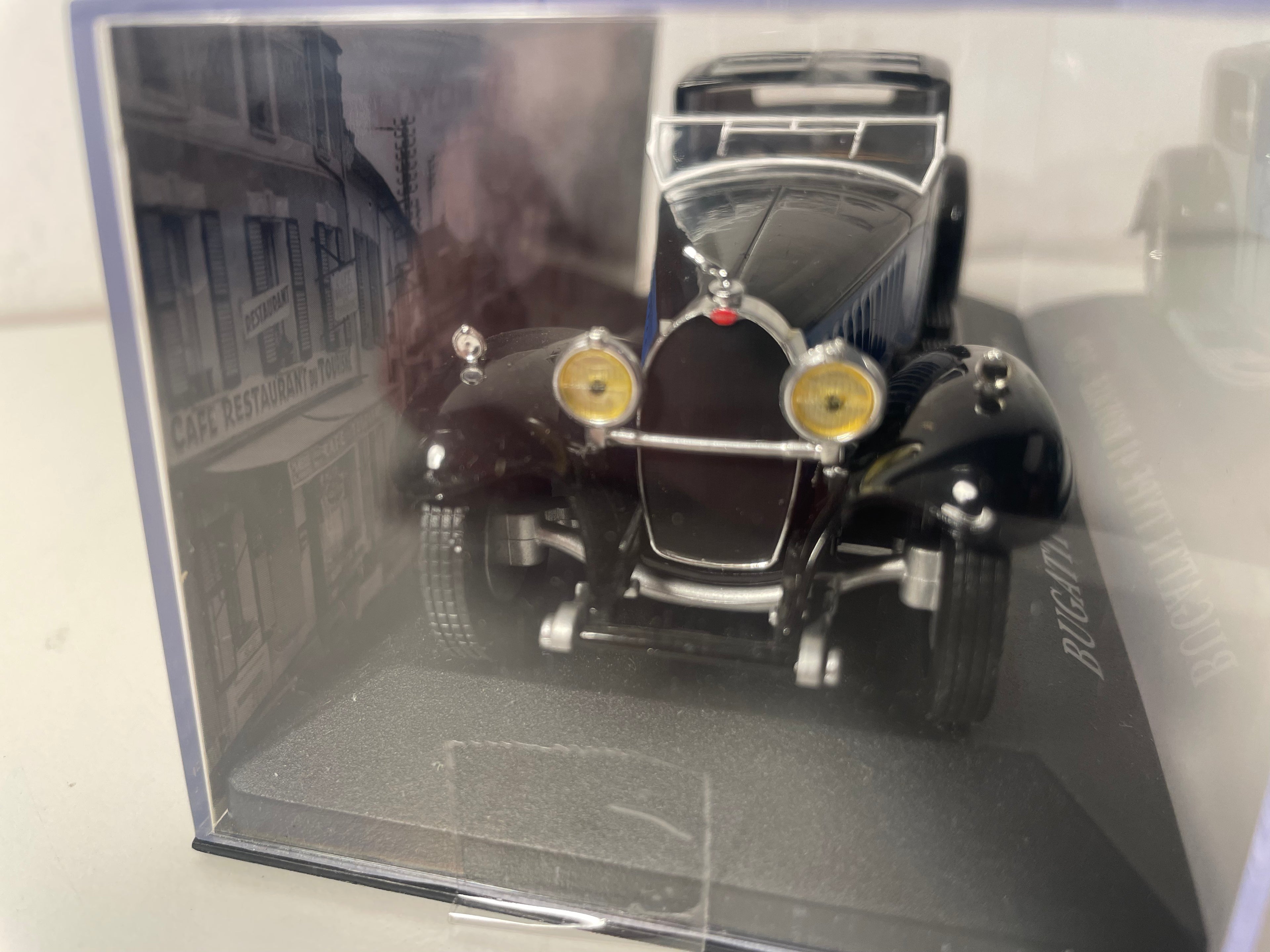 Bugatti Type 41 Royale del 1929 in nero e blu