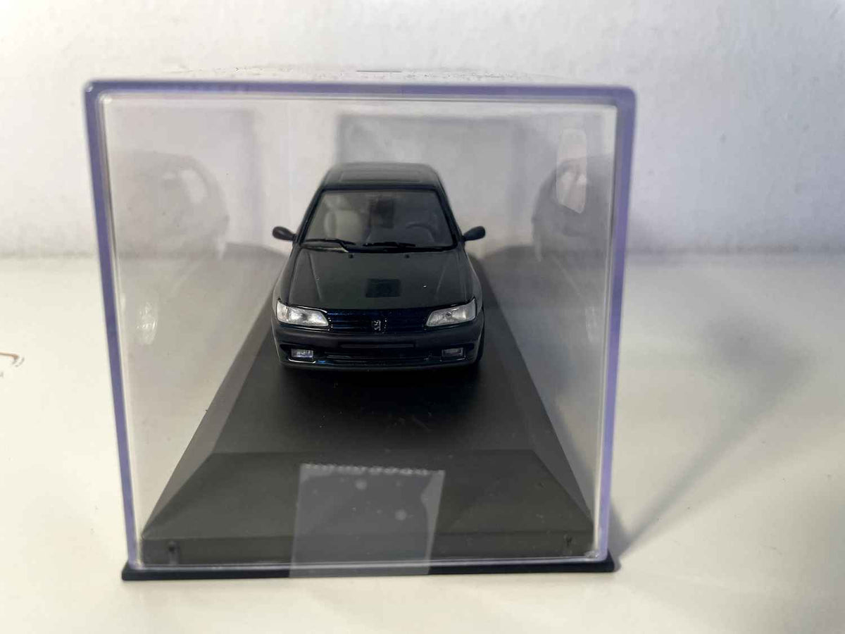 Peugeot 306 verde scuro (Minichamps)