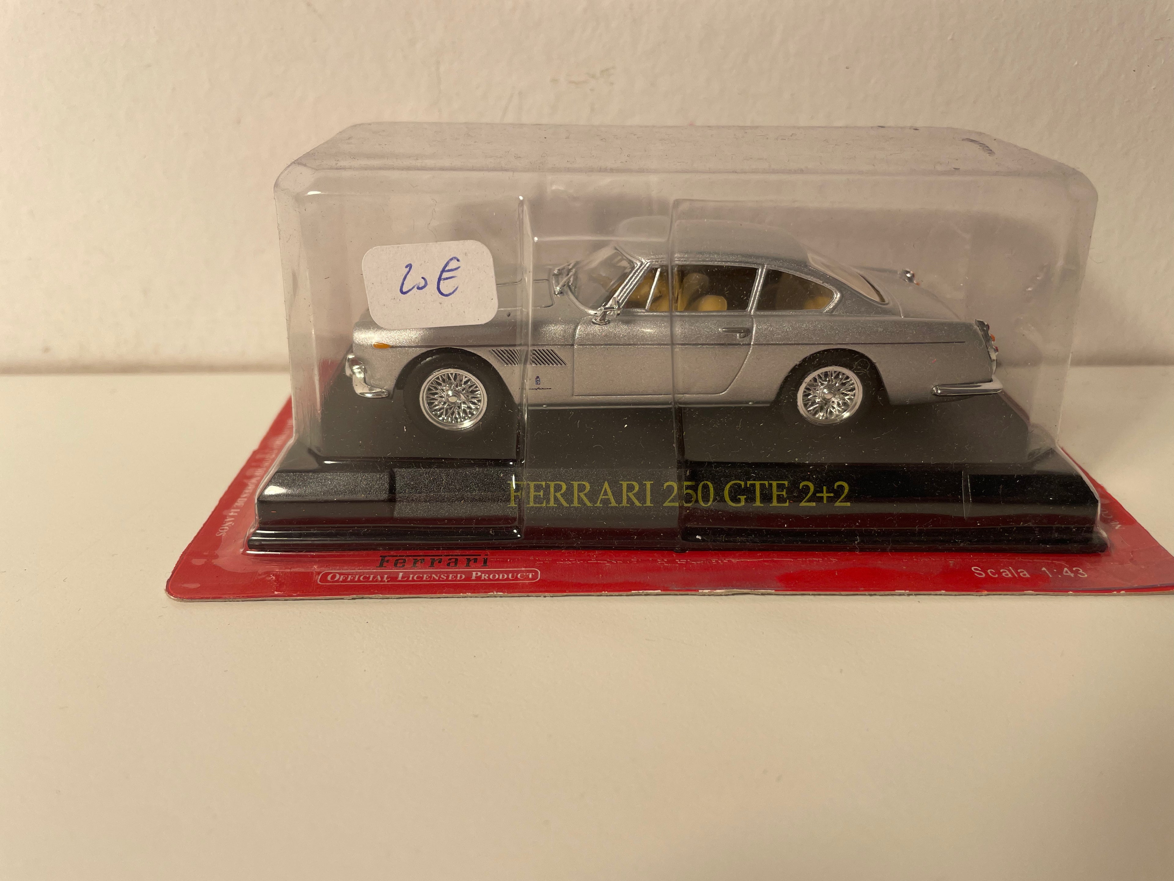 Ferrari 250 GTE 2+2 Cinza