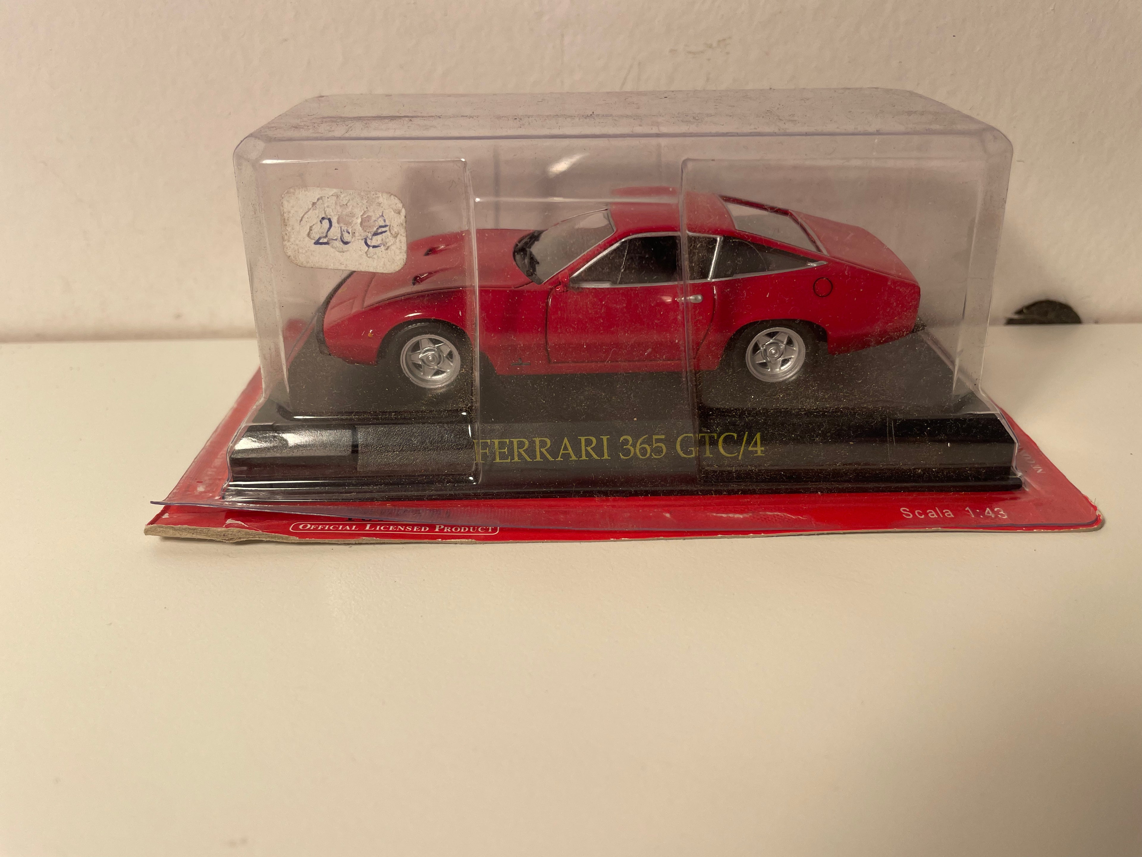 Ferrari 365 GTC/4 rood (blister)