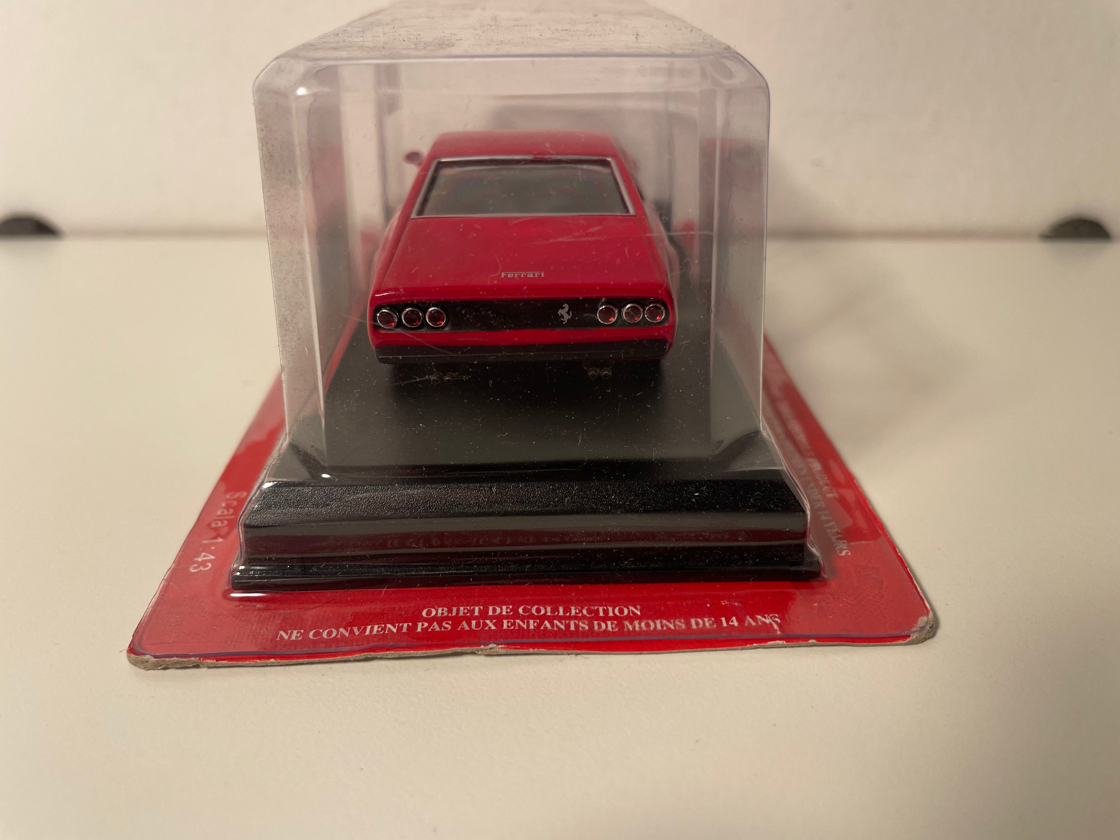 Ferrari 365 GTC/4 rood (blister)
