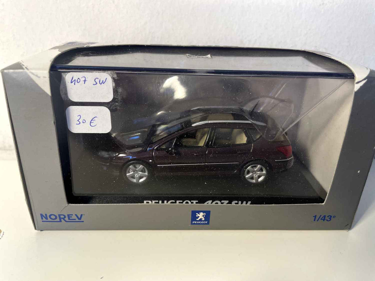 Peugeot 407 SW violette foncée? (Norev)
