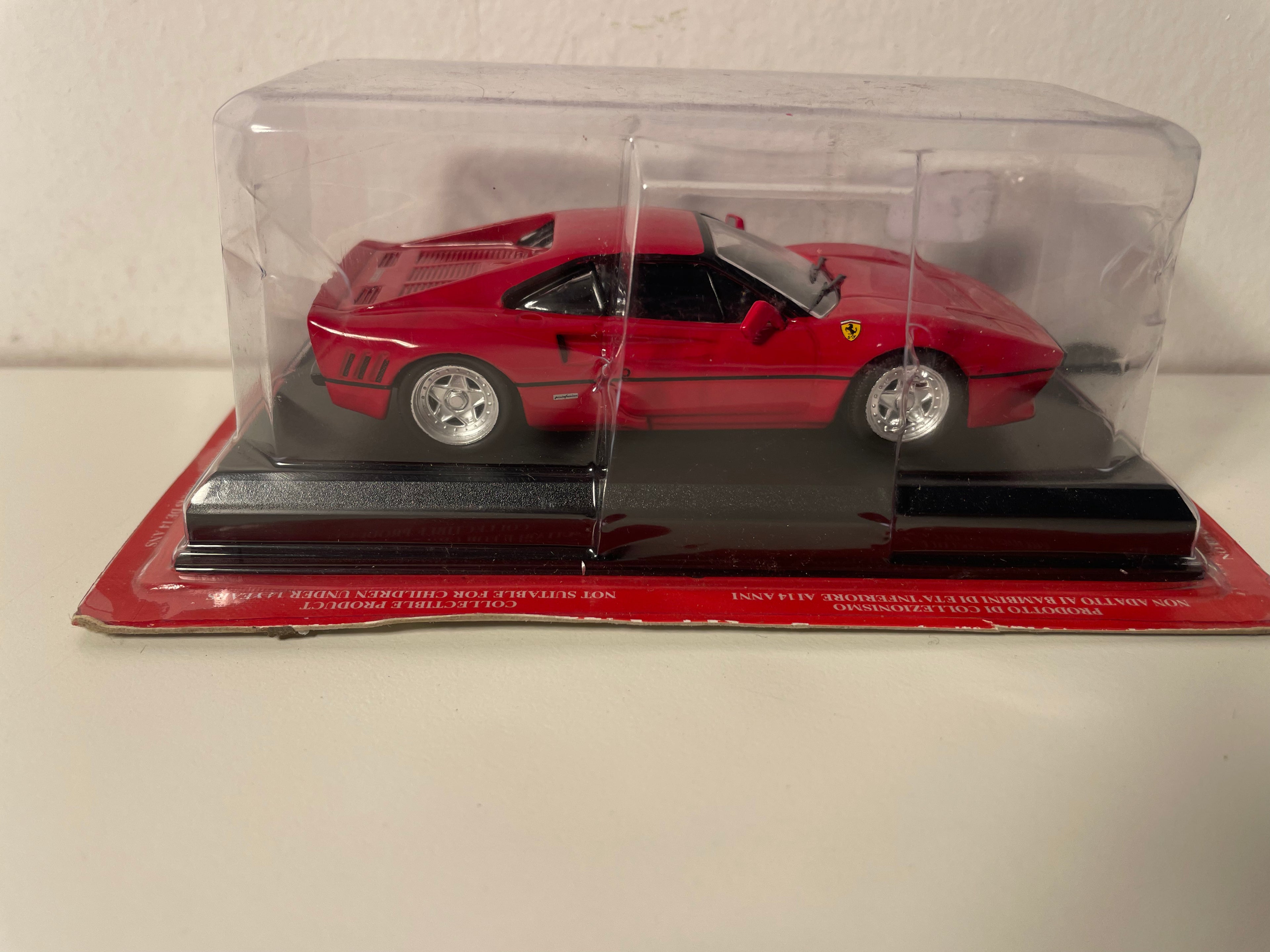 Ferrari 288 GTO Vermelha (Blister)