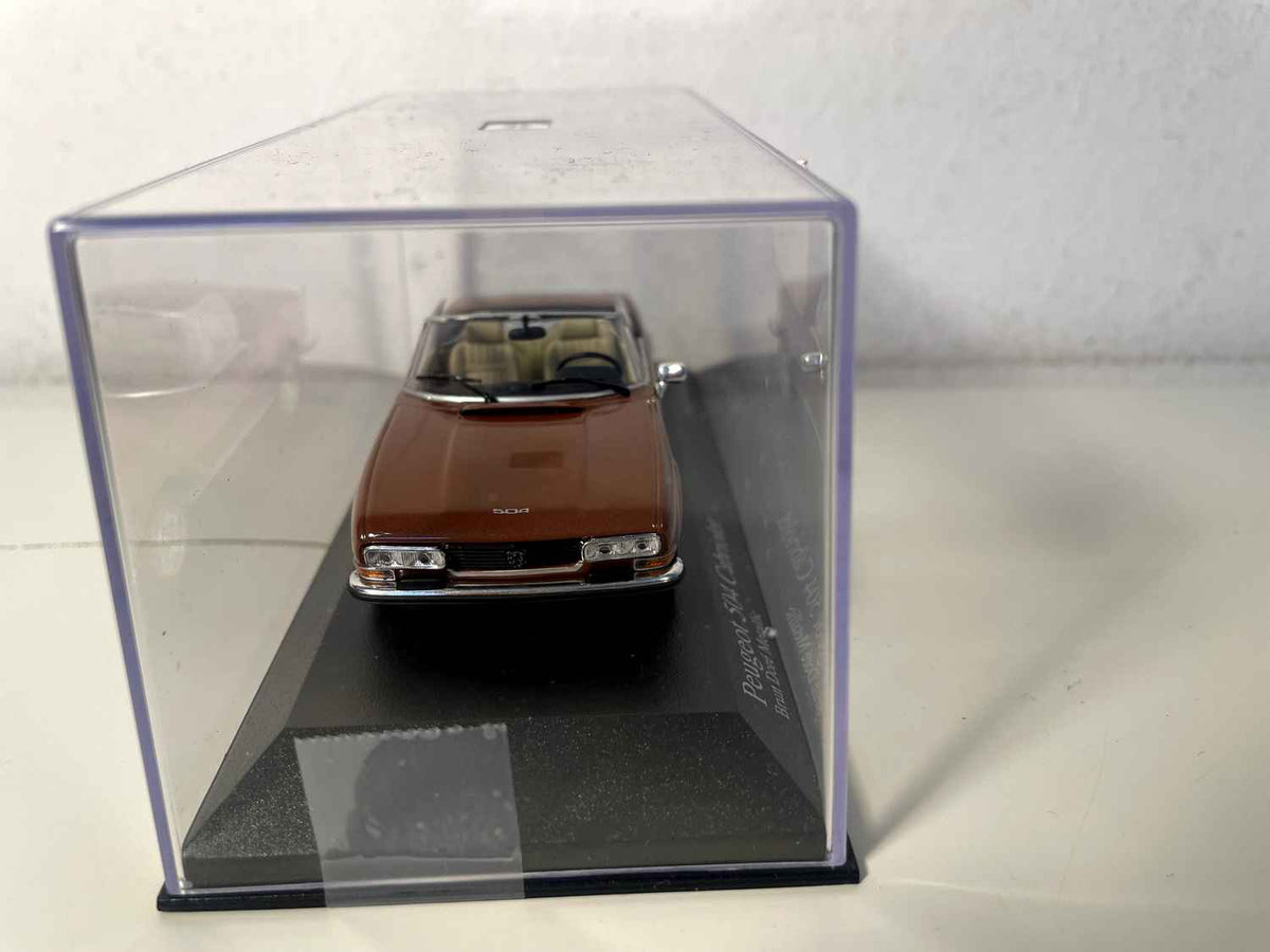 Peugeot 504 cabriolet brun doré (Minichamps)
