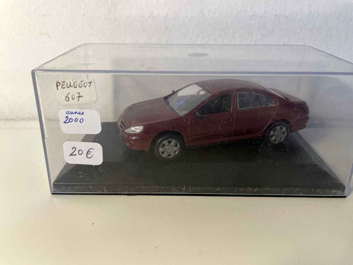 Peugeot 607 Bordeaux von 2000