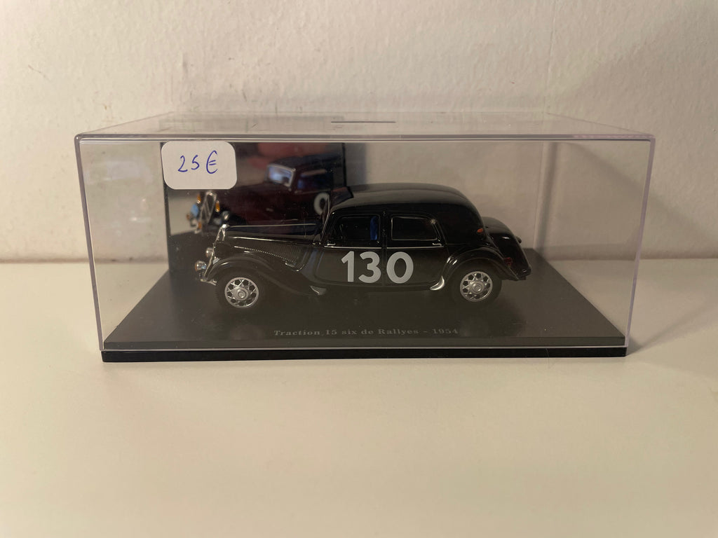 Citroën Traction 15 six de Rallyen schwaarz Nummer 130 vu 1954 (Plexi Këscht)