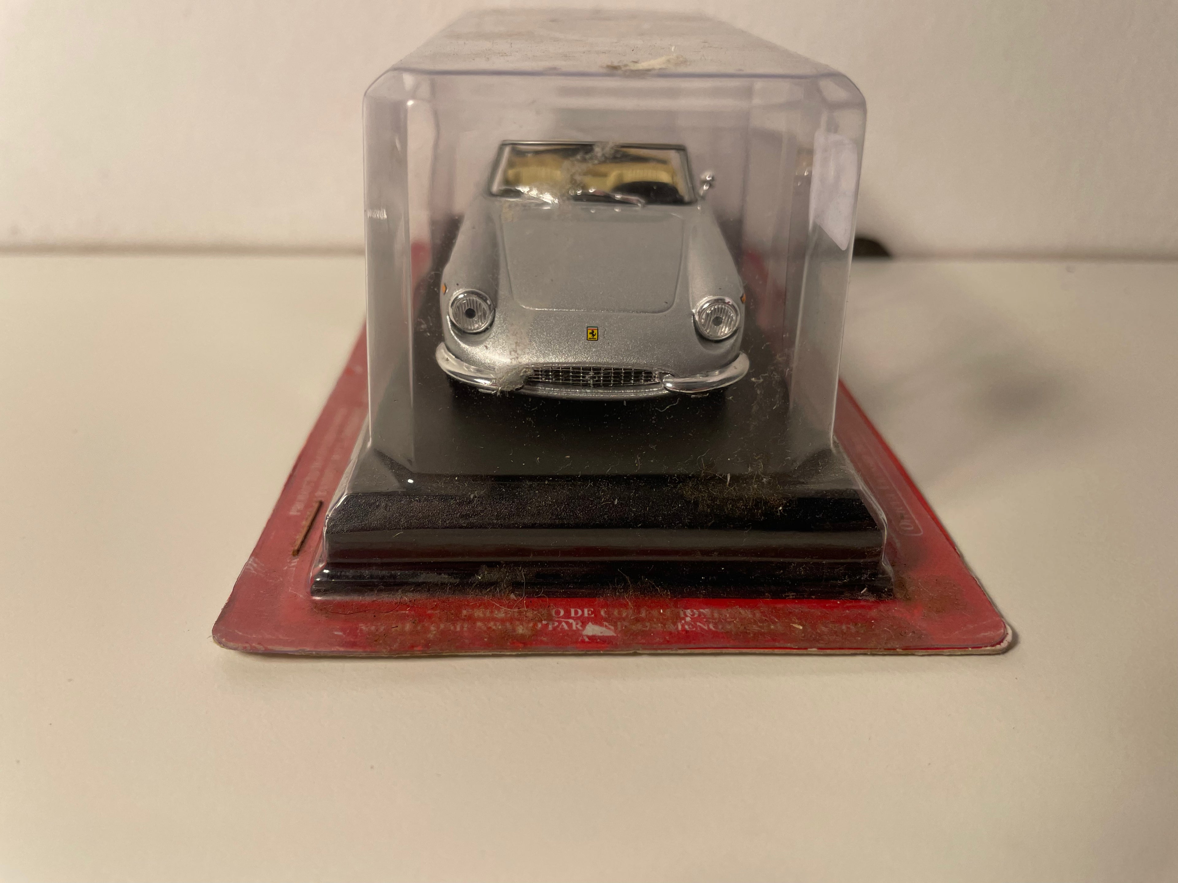 Ferrari 330 GTS grise (blister)