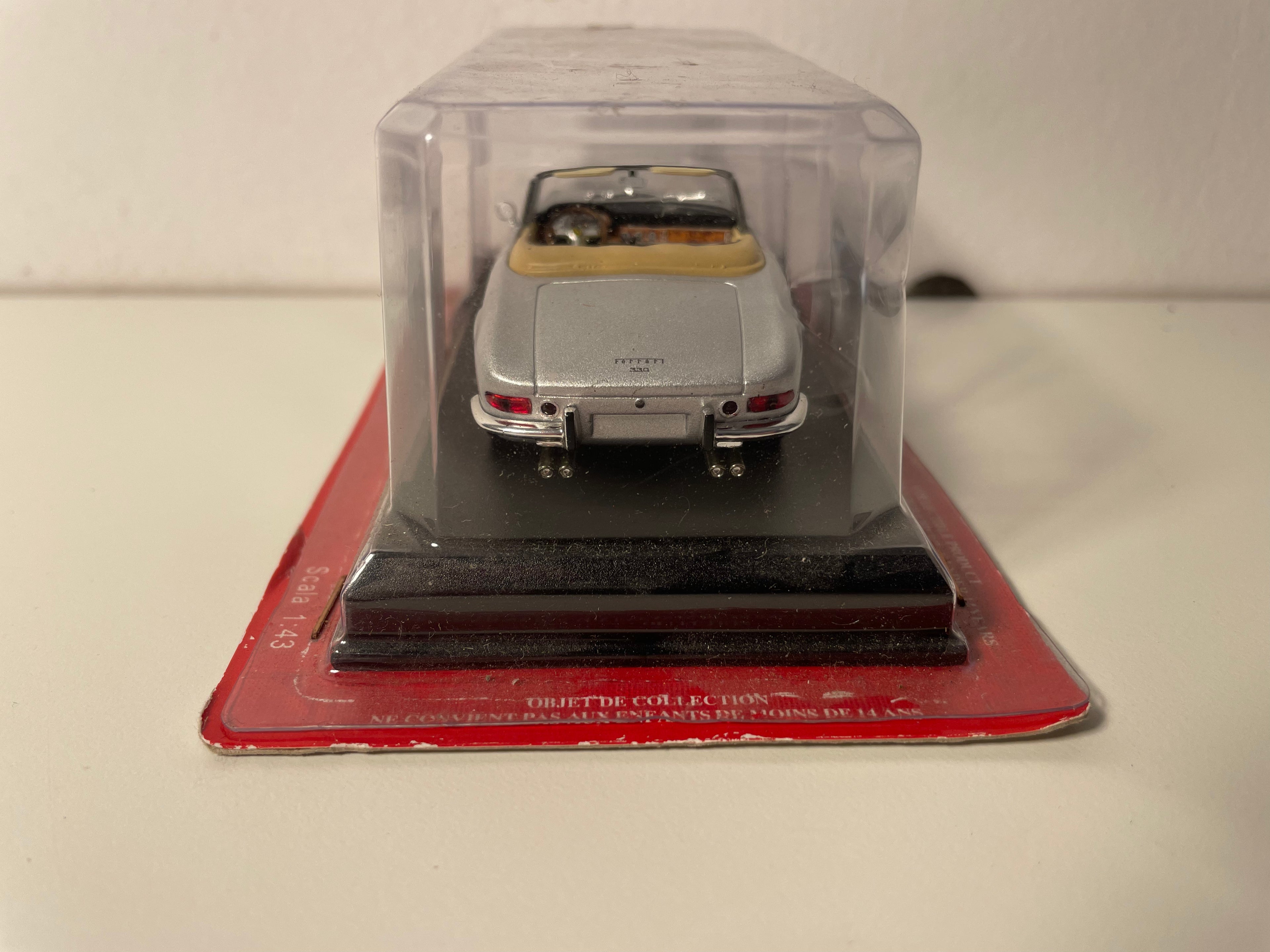 Ferrari 330 GTS grise (blister)