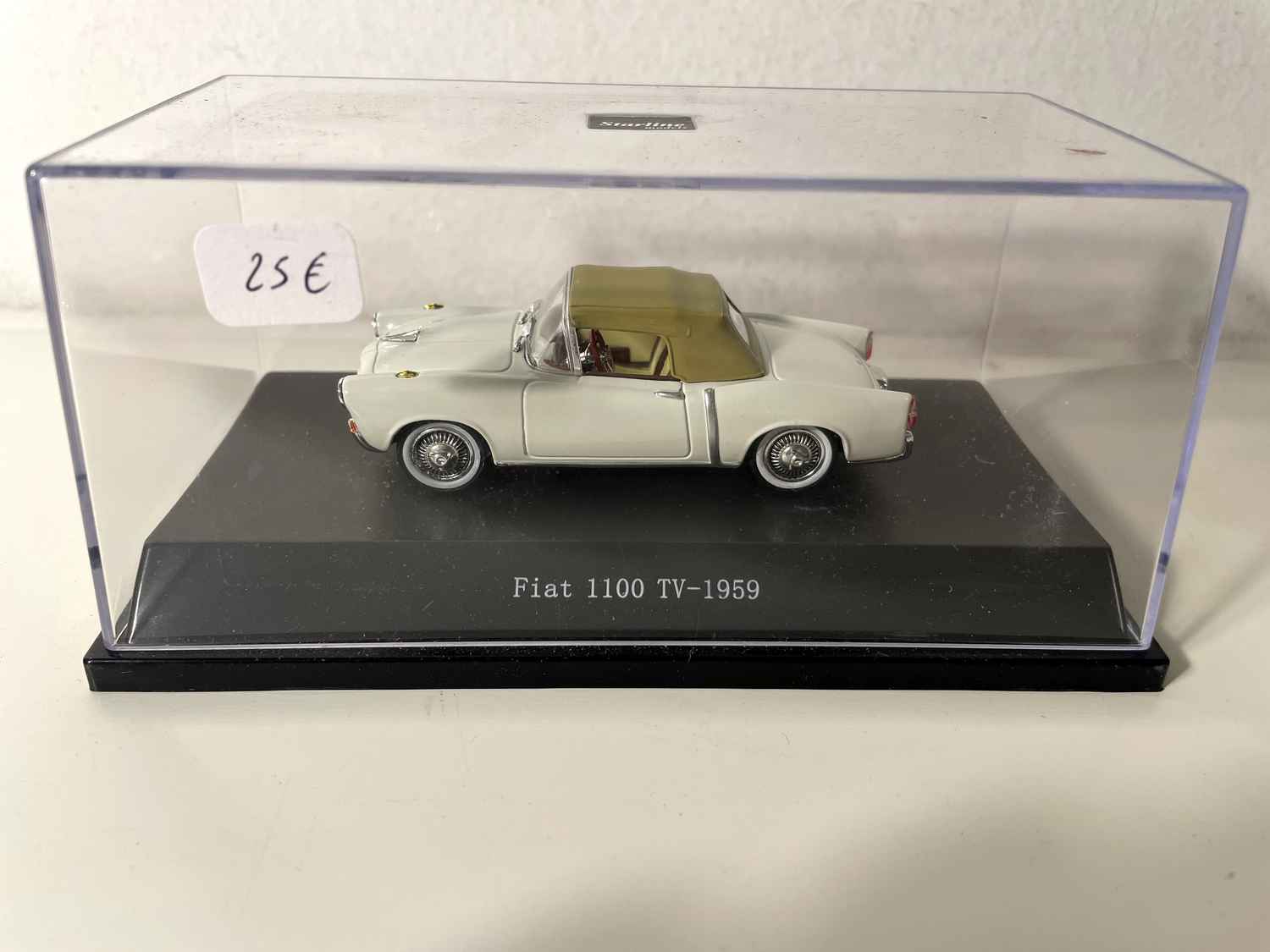 Fiat 1100 TV biała i brązowy dach z 1959 roku - kolekcja modeli Starline