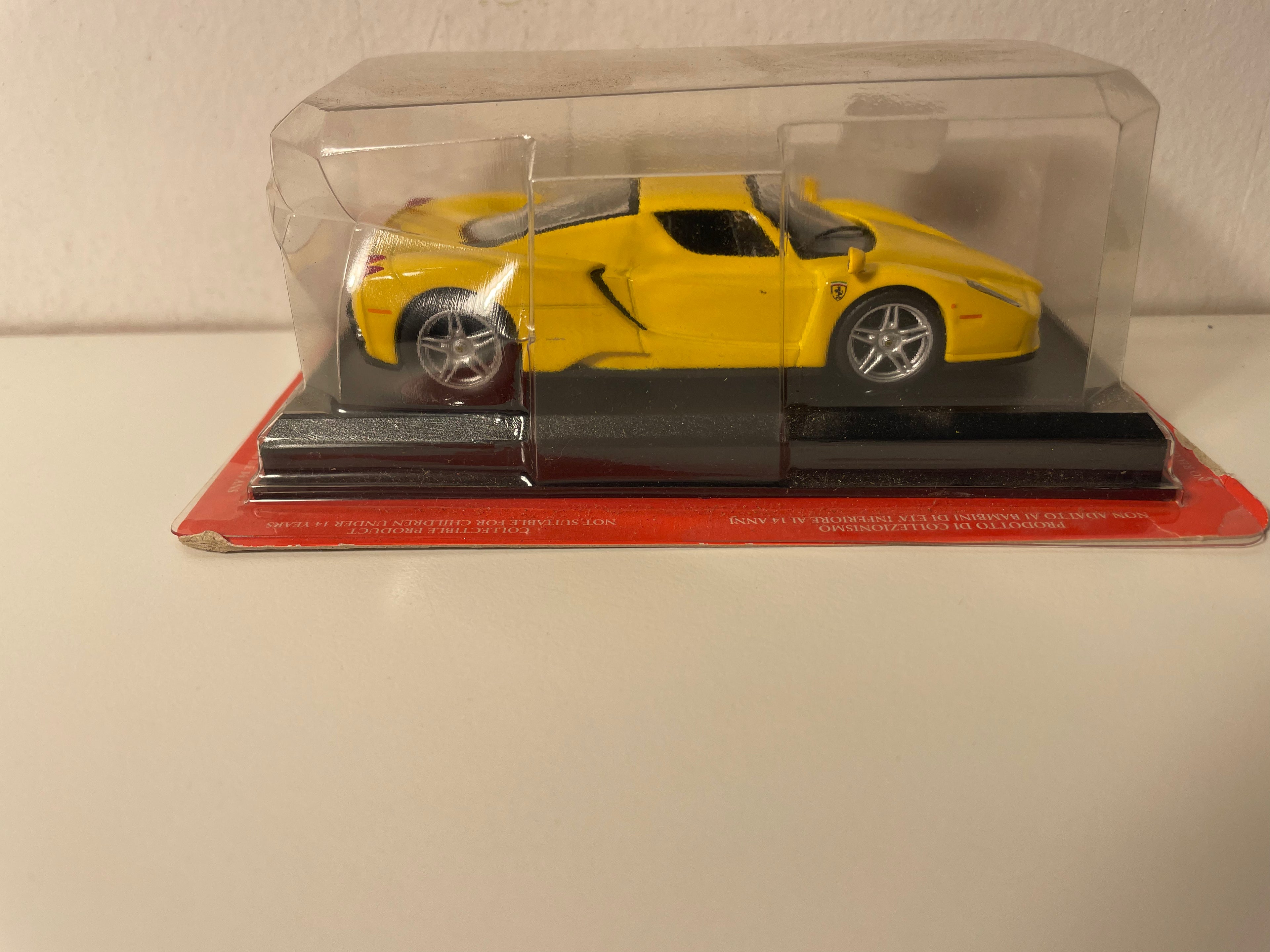 Ferrari Enzo Ferrari giel (blister)