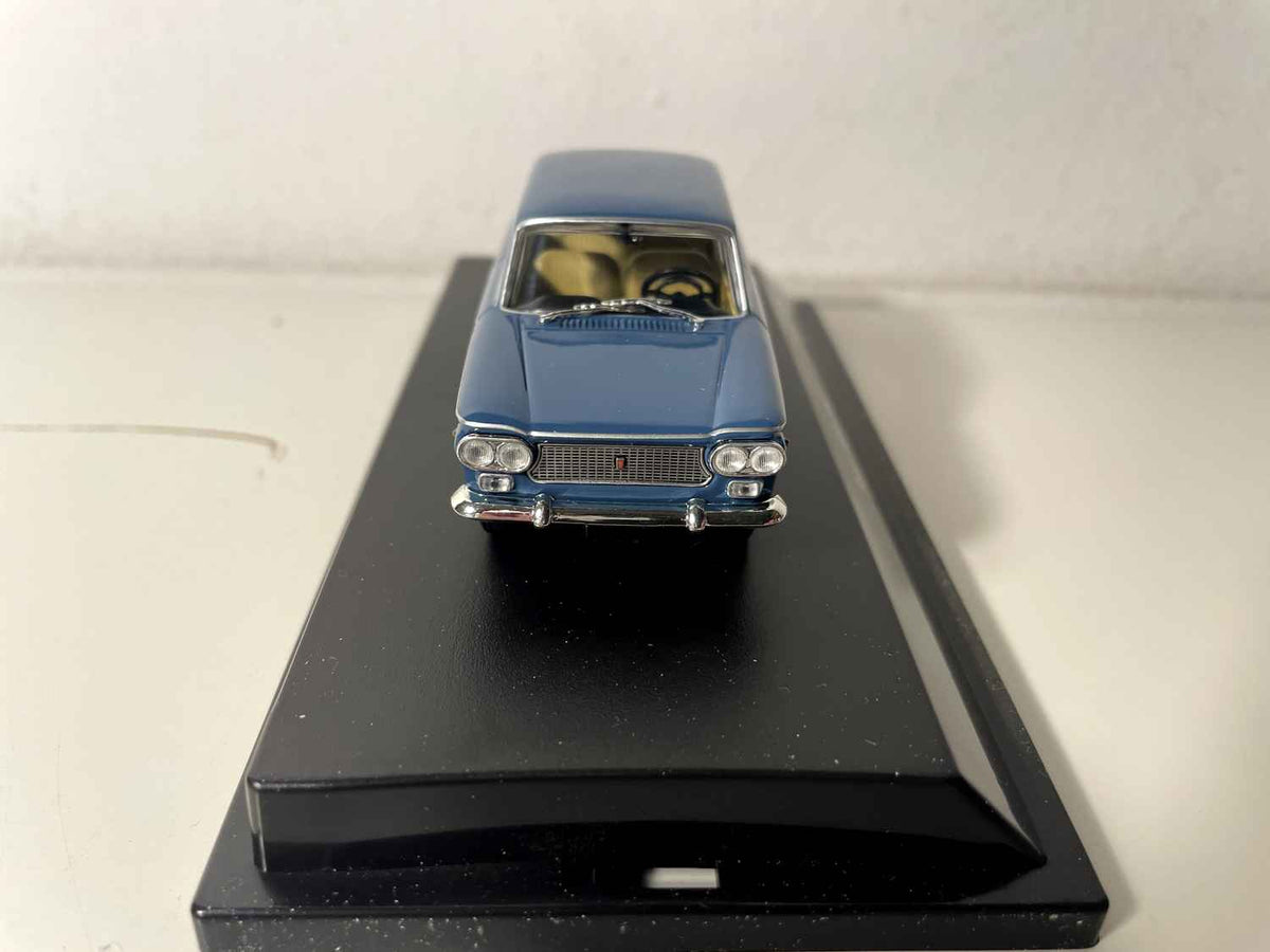 Fiat 1500 blu del 1961 - collezione modelli Starline