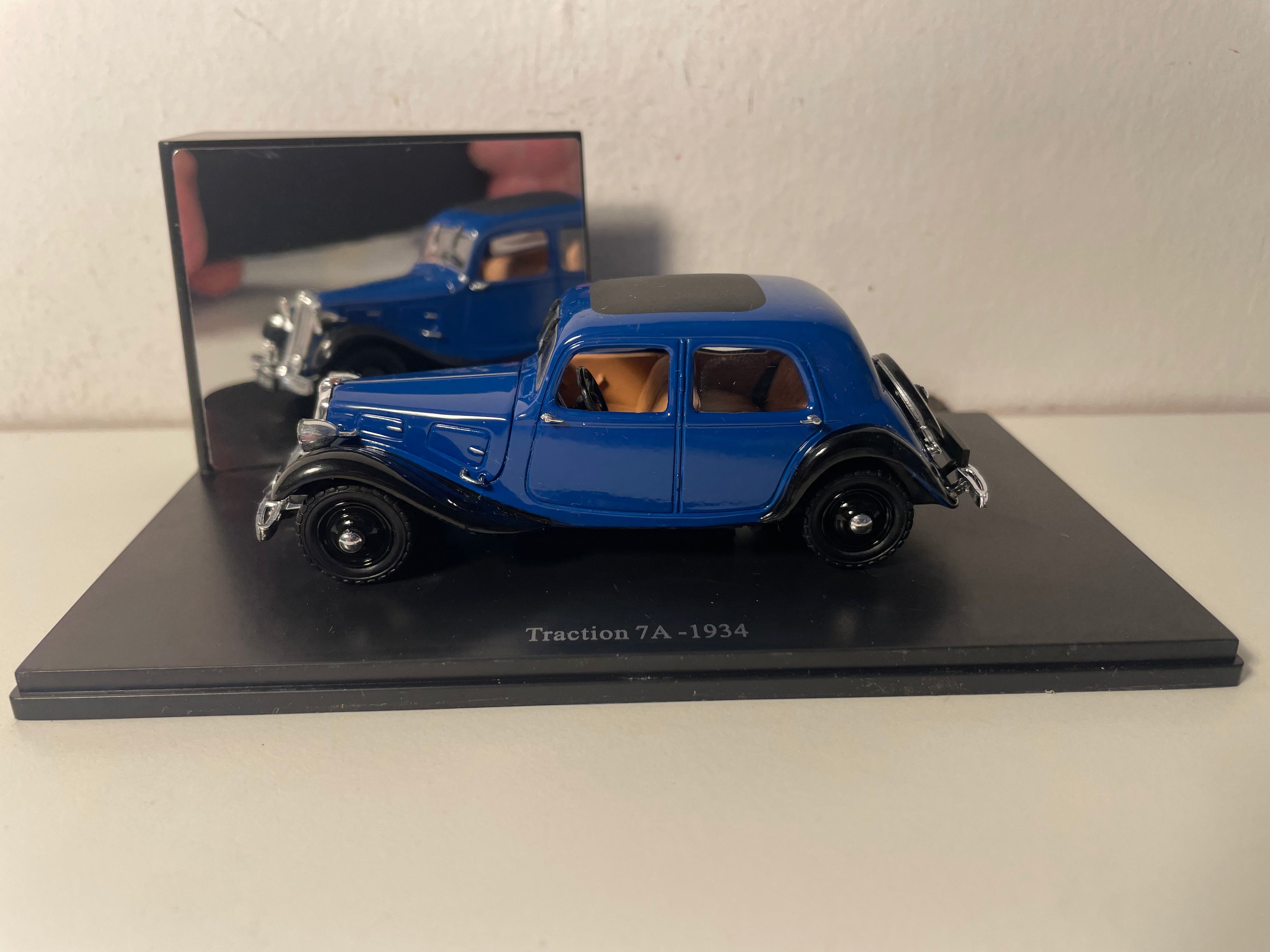 1934 Blue Citroën Traction 7A (plexiglass box)